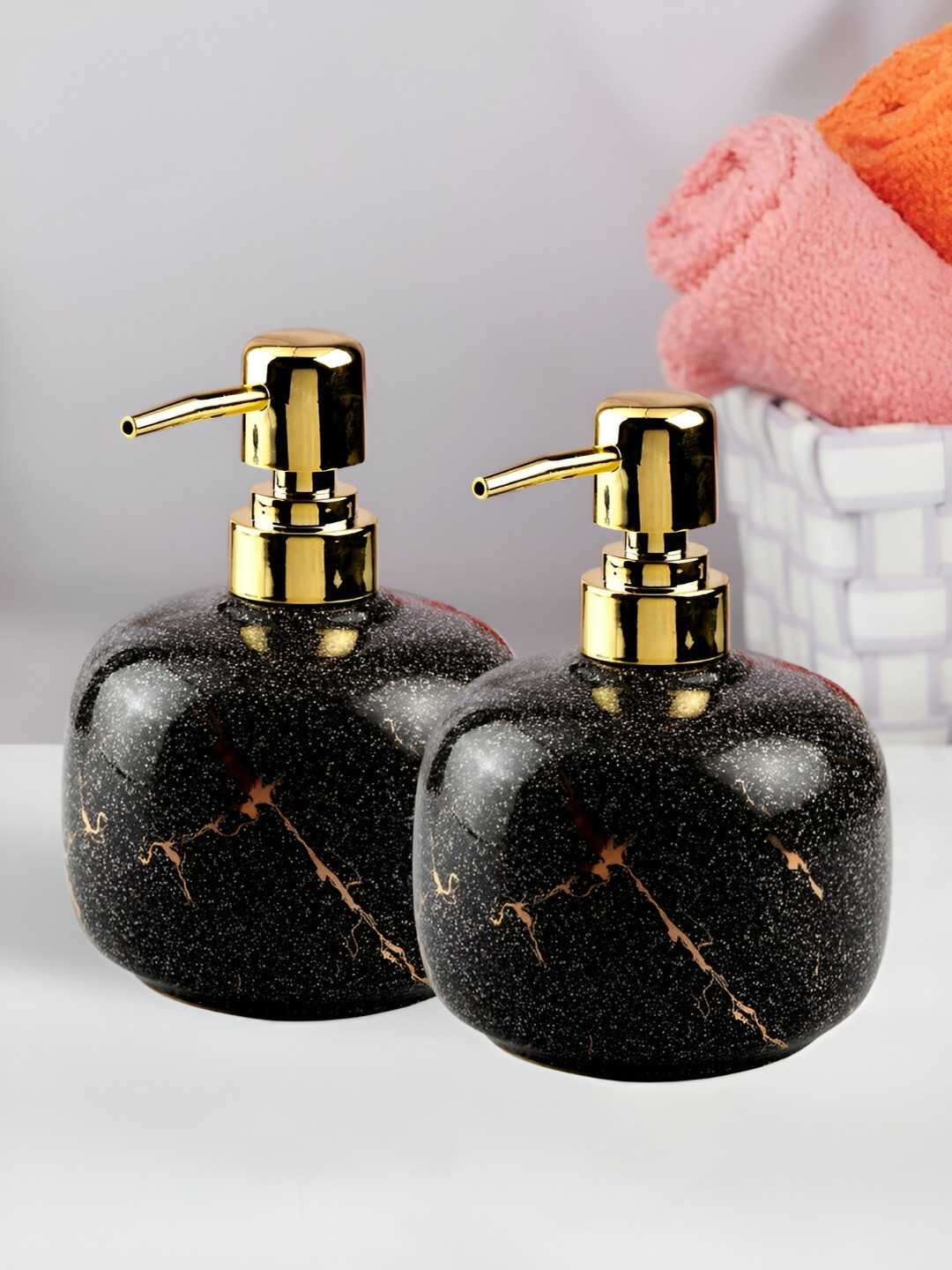 

Kookee Black 2 Pcs Abstract Ceramic Soap Dispenser