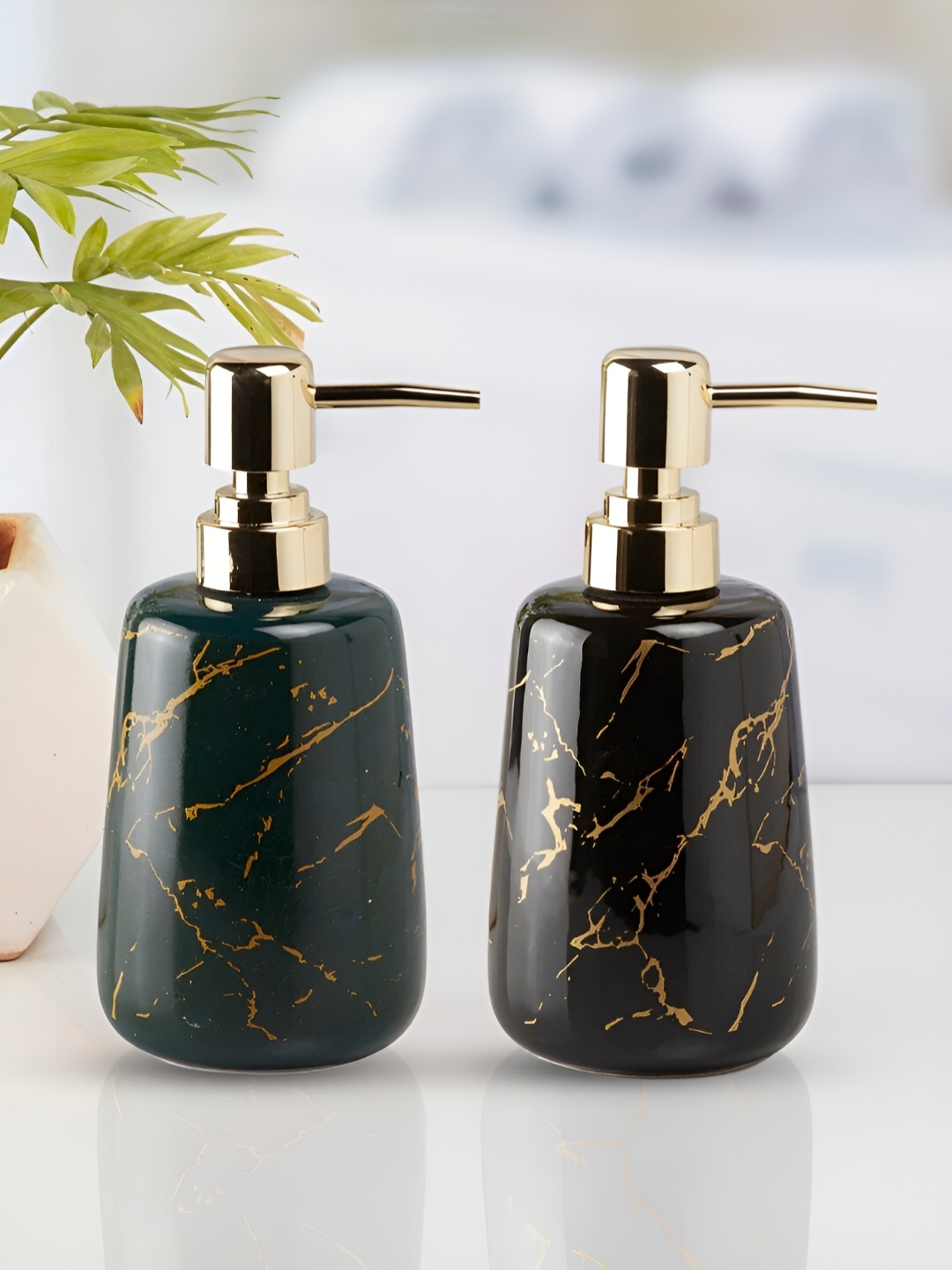 

Kookee Black & Grey 2 Pcs Abstract Printed Ceramic Soap Dispenser