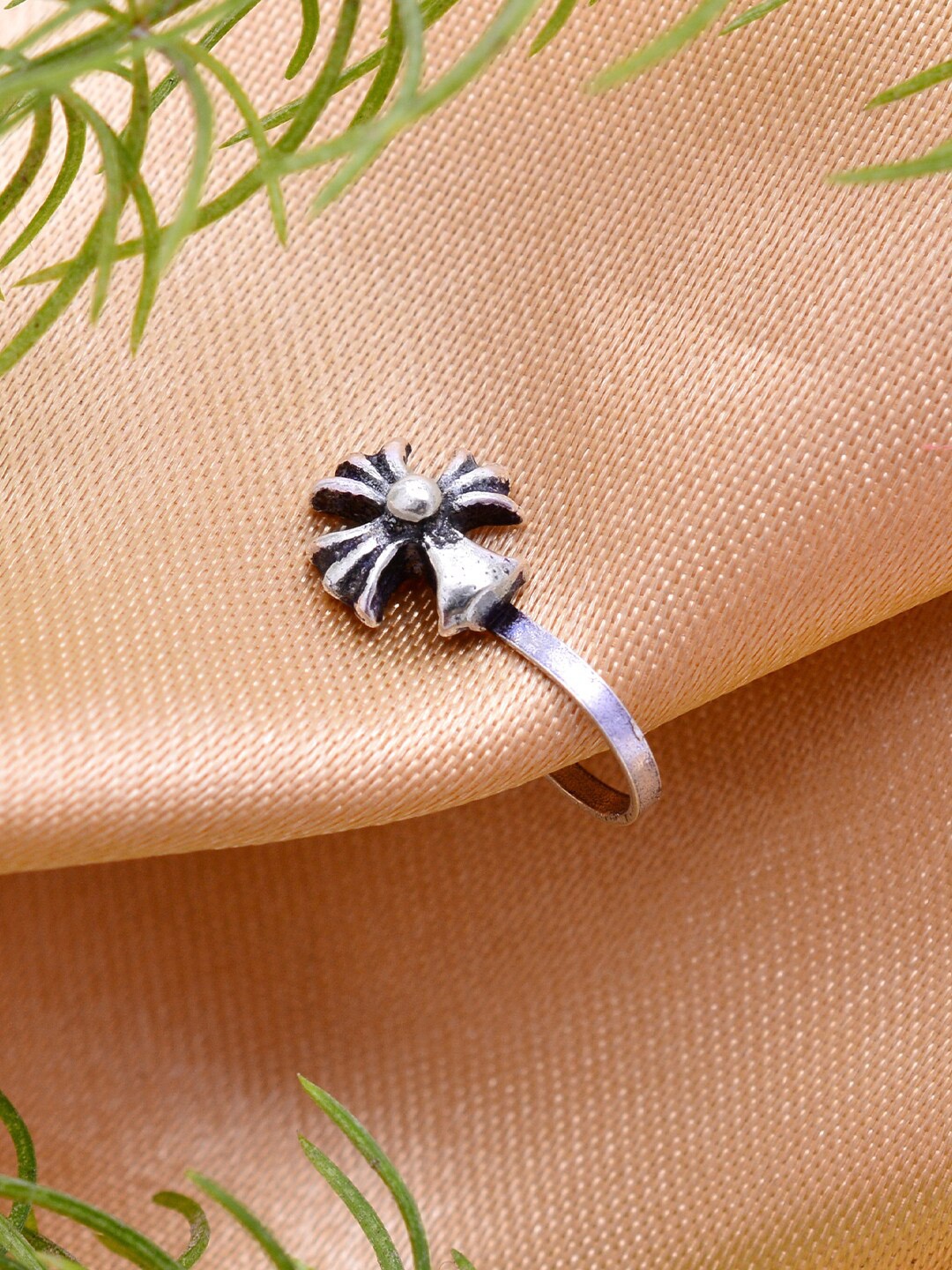 

Abhooshan Sterling Silver Oxidised Stud Nosepin