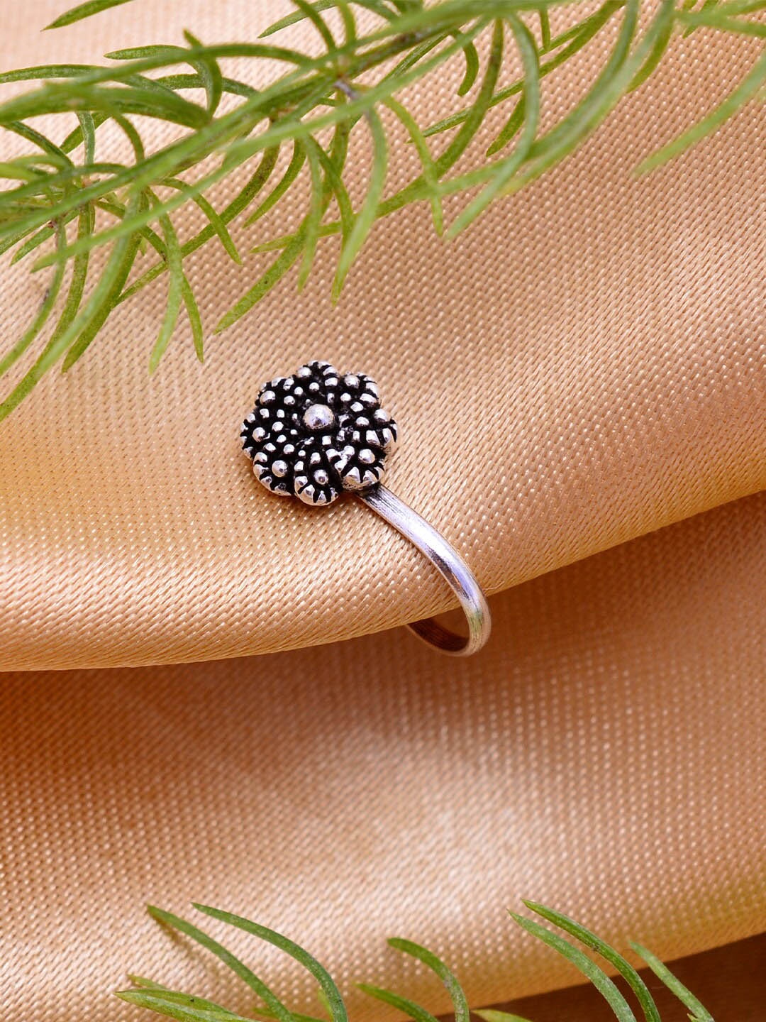 

Abhooshan Sterling Silver Stud Nosepin
