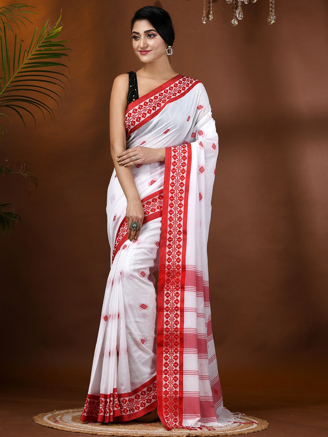 

DESH BIDESH Ethnic Motifs Woven Design Pure Cotton Taant Saree, White