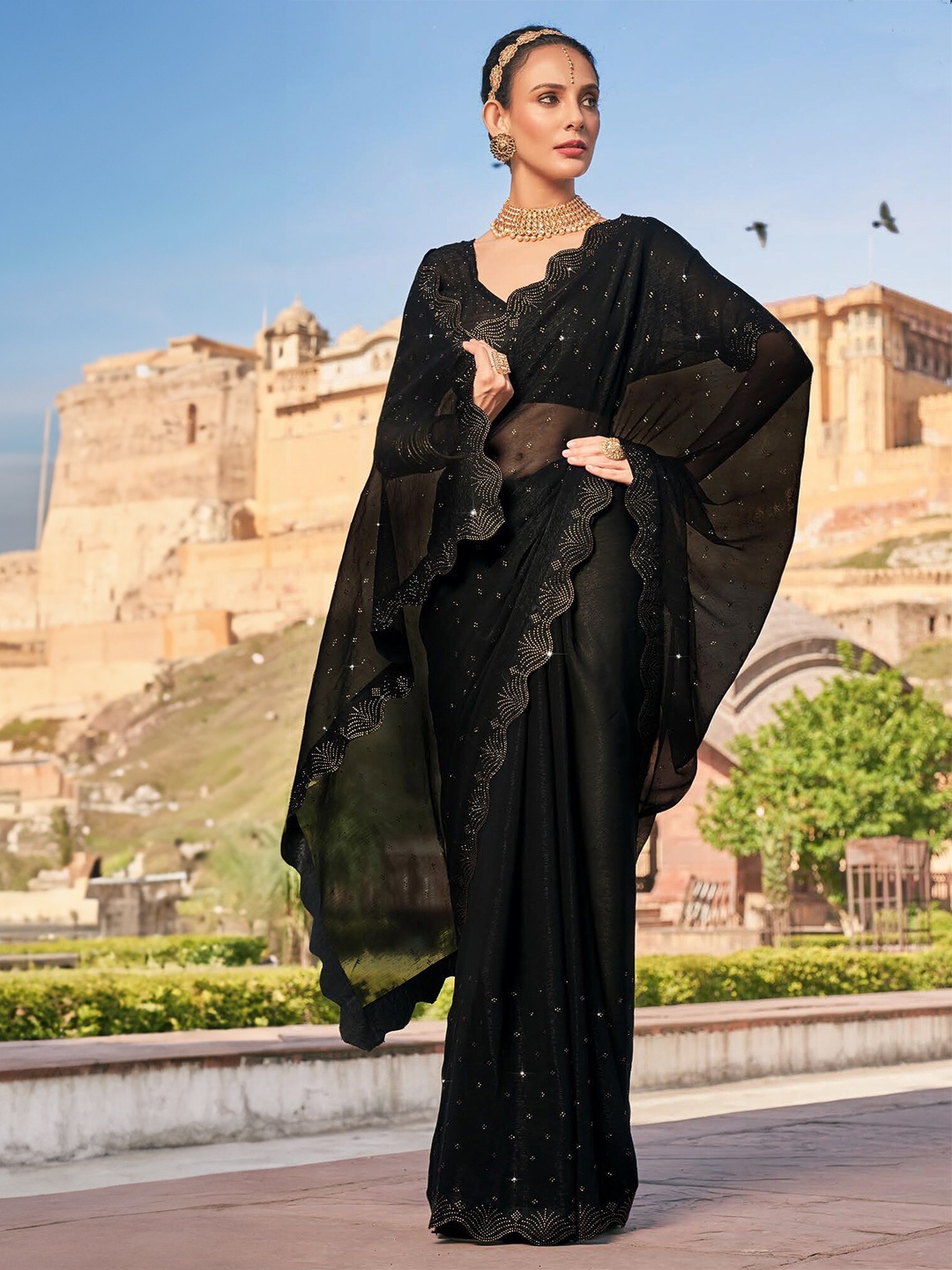 

Mitera Embellished Beads and Stones Pure Chiffon Saree, Black