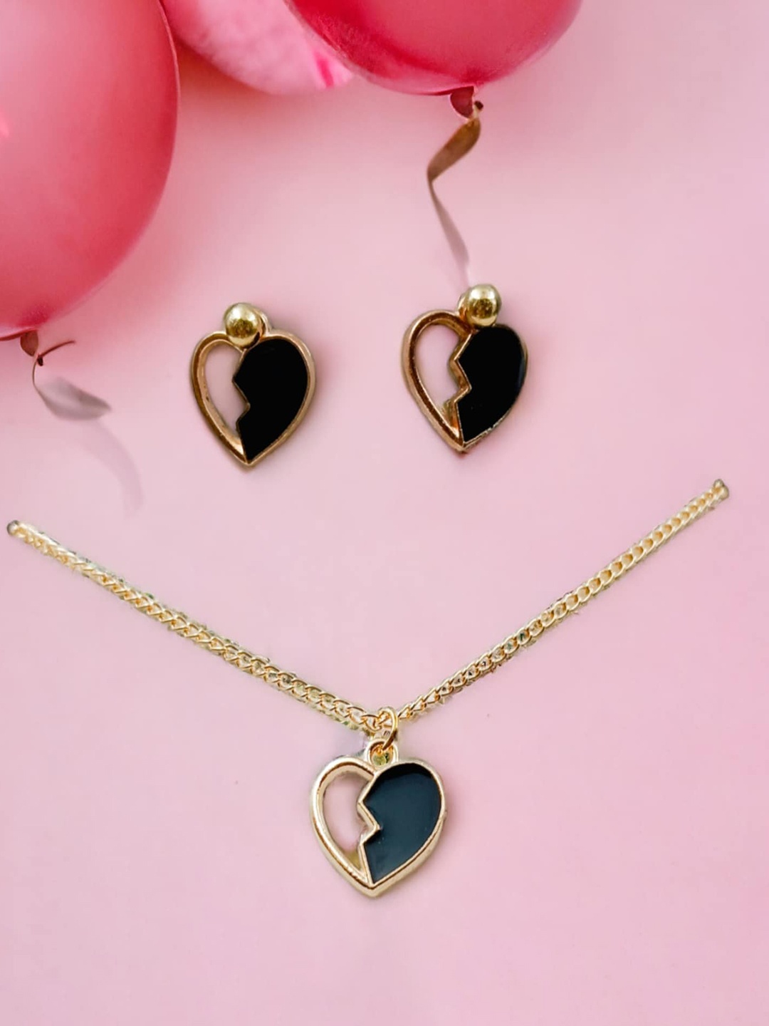

Manikya Gold Plated Heart Shaped Jewellery Set