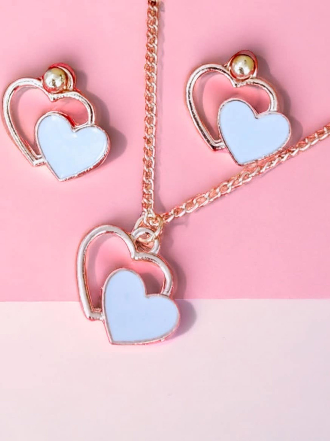 

Manikya Gold Plated Heart Shaped Jewellery Set