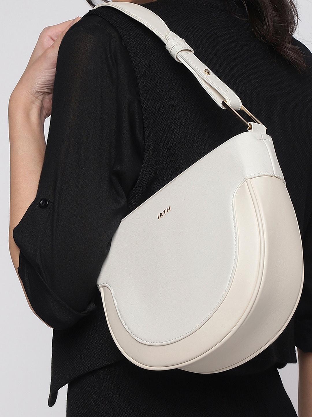 

IRTH Women Solid Shoulder Bag, White