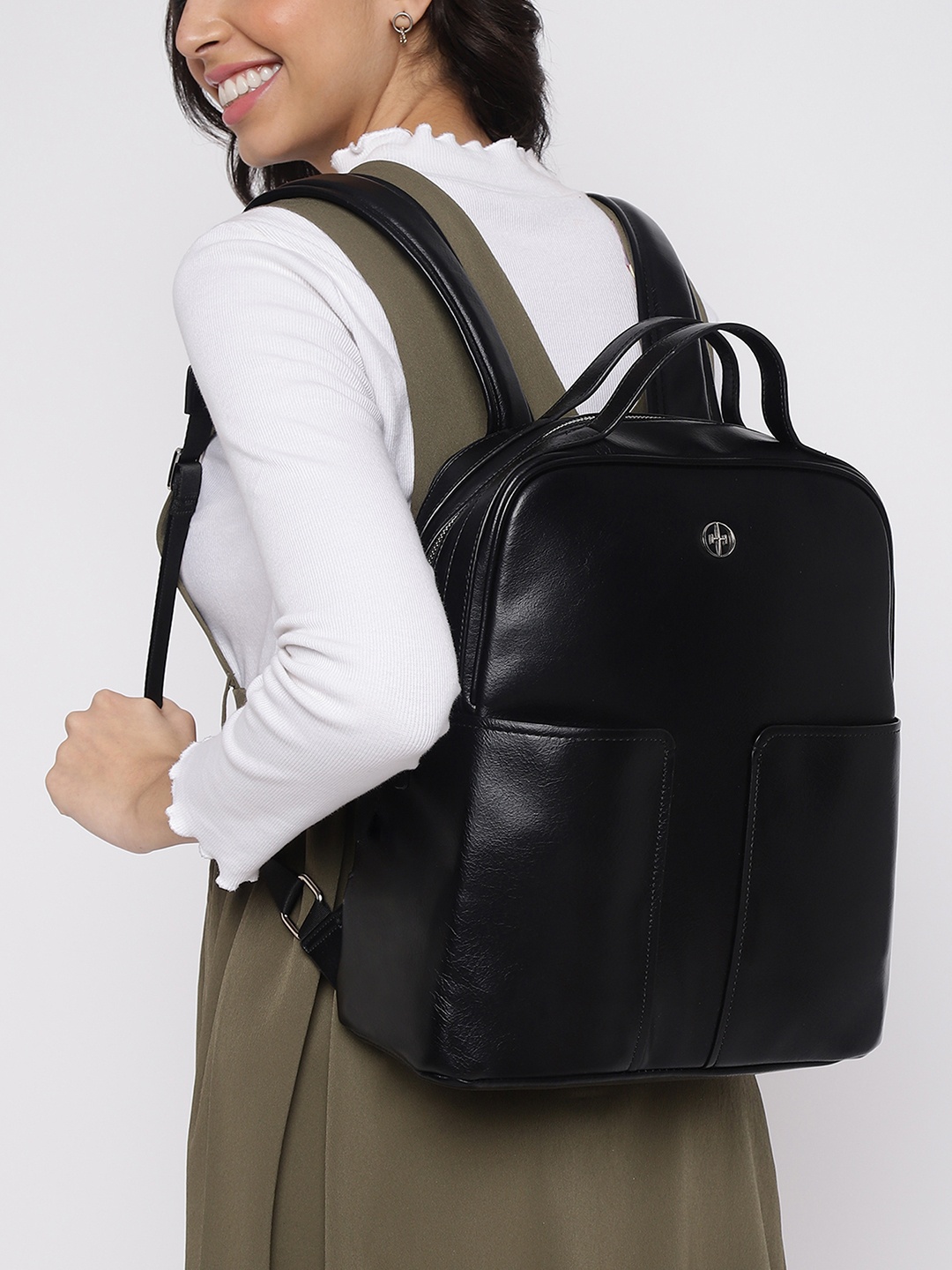 IRTH Women Solid Backpack, Black