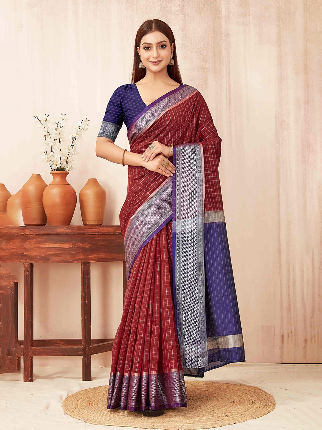 

Silk Land Checked Zari Banarasi Silk Gadwal Saree, Red