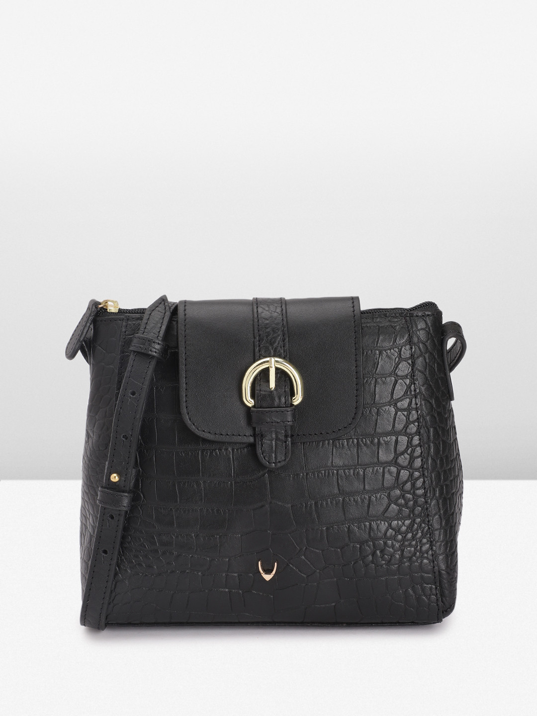 

Hidesign Women Textured Leather Sling Bag, Black