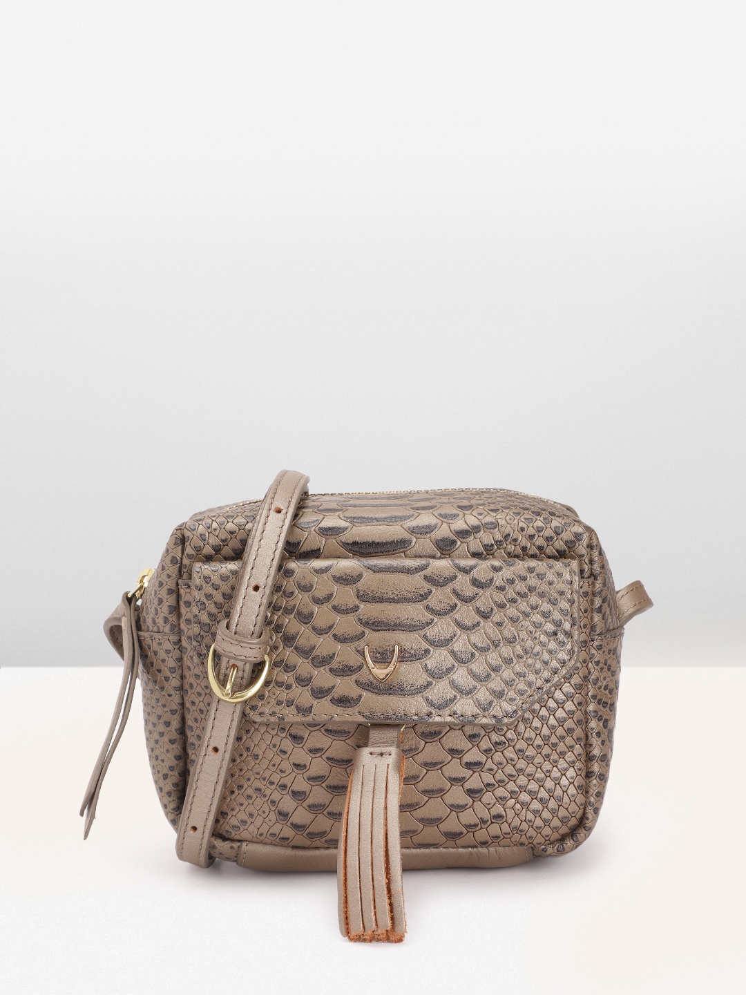 

Hidesign Women Textured Leather Sling Bag, Metallic