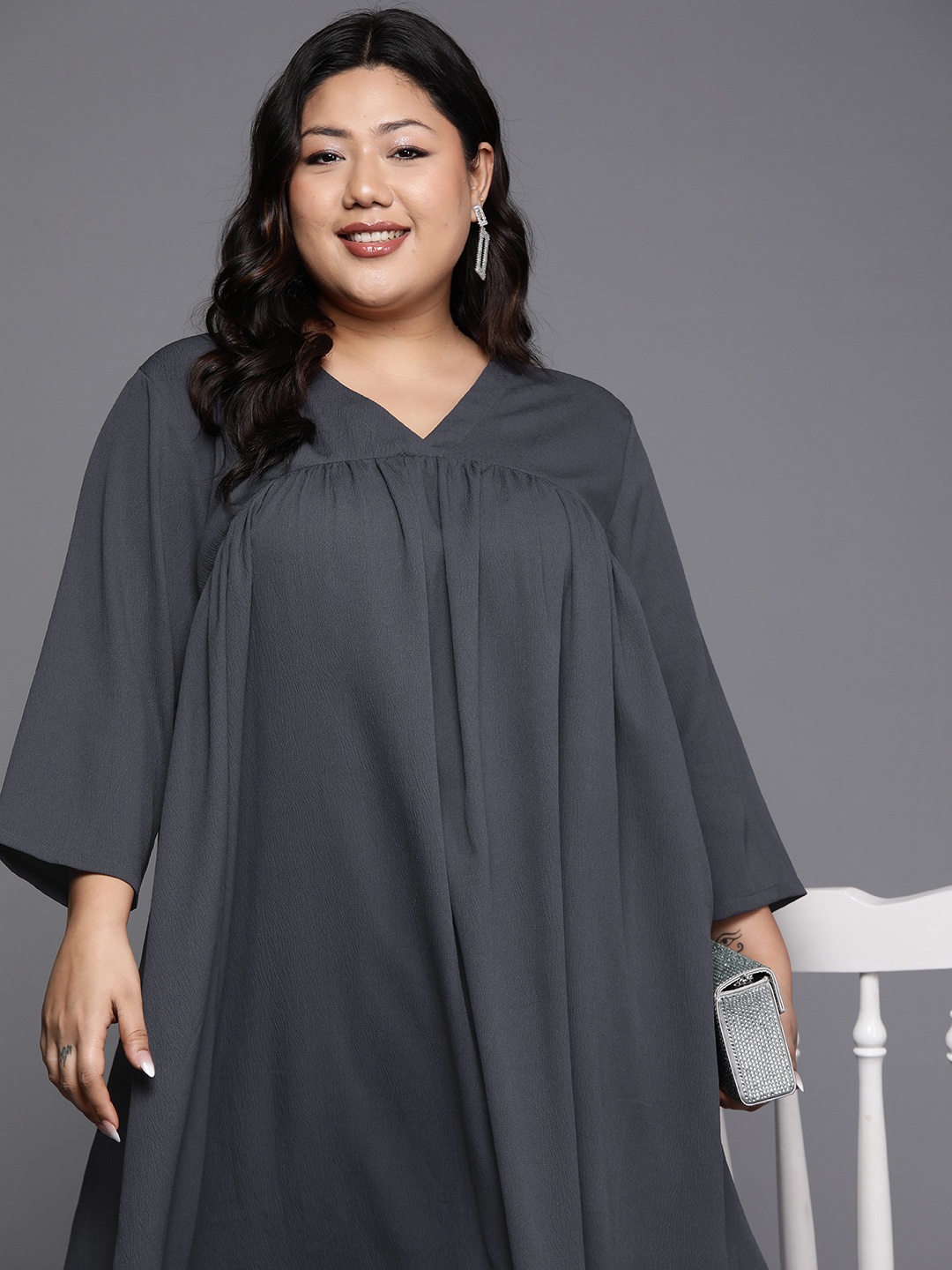 Varanga Women Regular Silk Crepe Kurta with Trousers, Grey