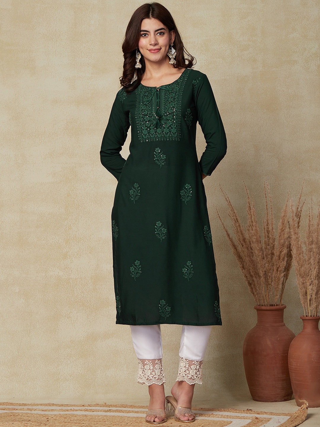 

FASHOR Ethnic Motifs Embroidered Beads and Stones Chikankari Kurta, Green
