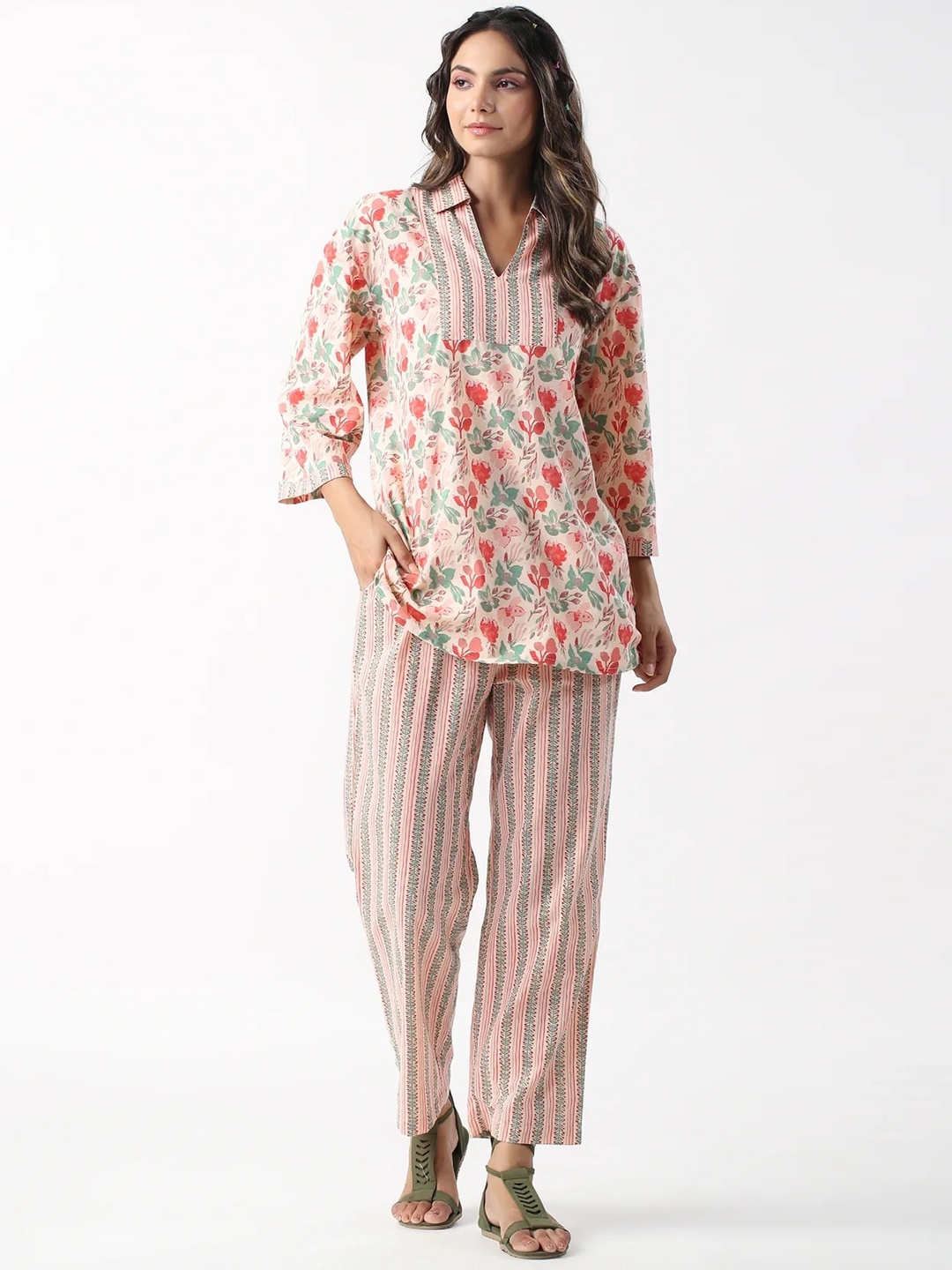 

Civamee Floral Printed Tunic With Trousers, Red