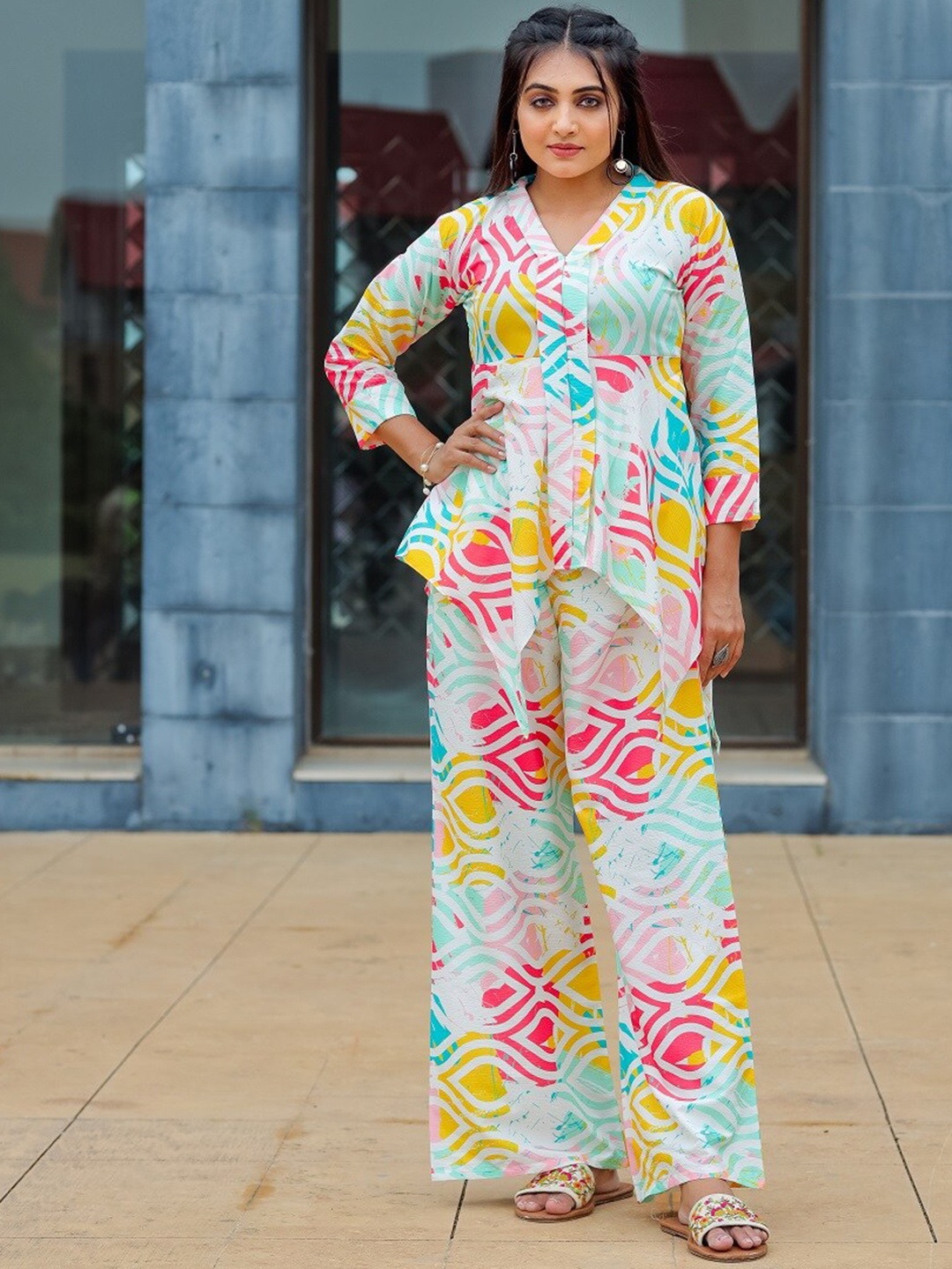 

Civamee Geometric Printed V-Neck Tunic With Palazzos, White