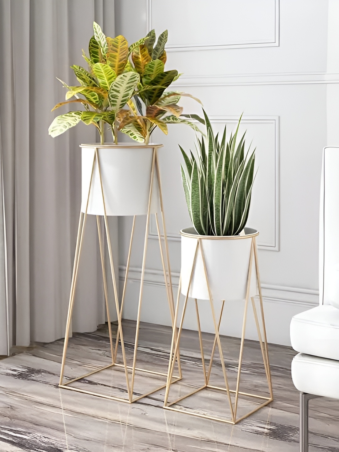 

Samara Home White 2 Pieces Round Metal Planter Stands