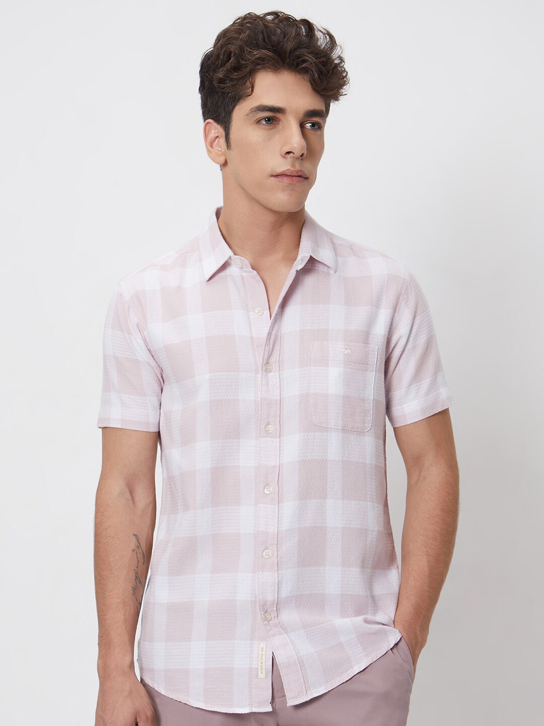 

Mufti Slim Fit Buffalo Checks Cotton Casual Shirt, Pink