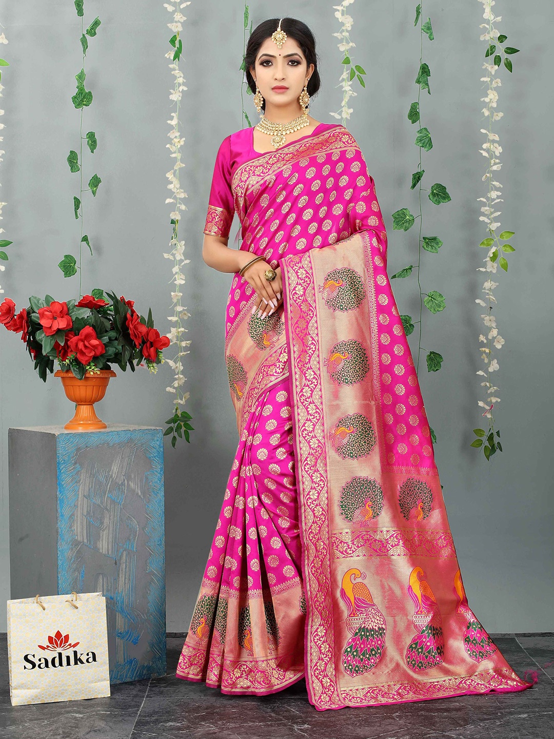 

Sadika Ethnic Motifs Zari Banarasi Saree, Pink