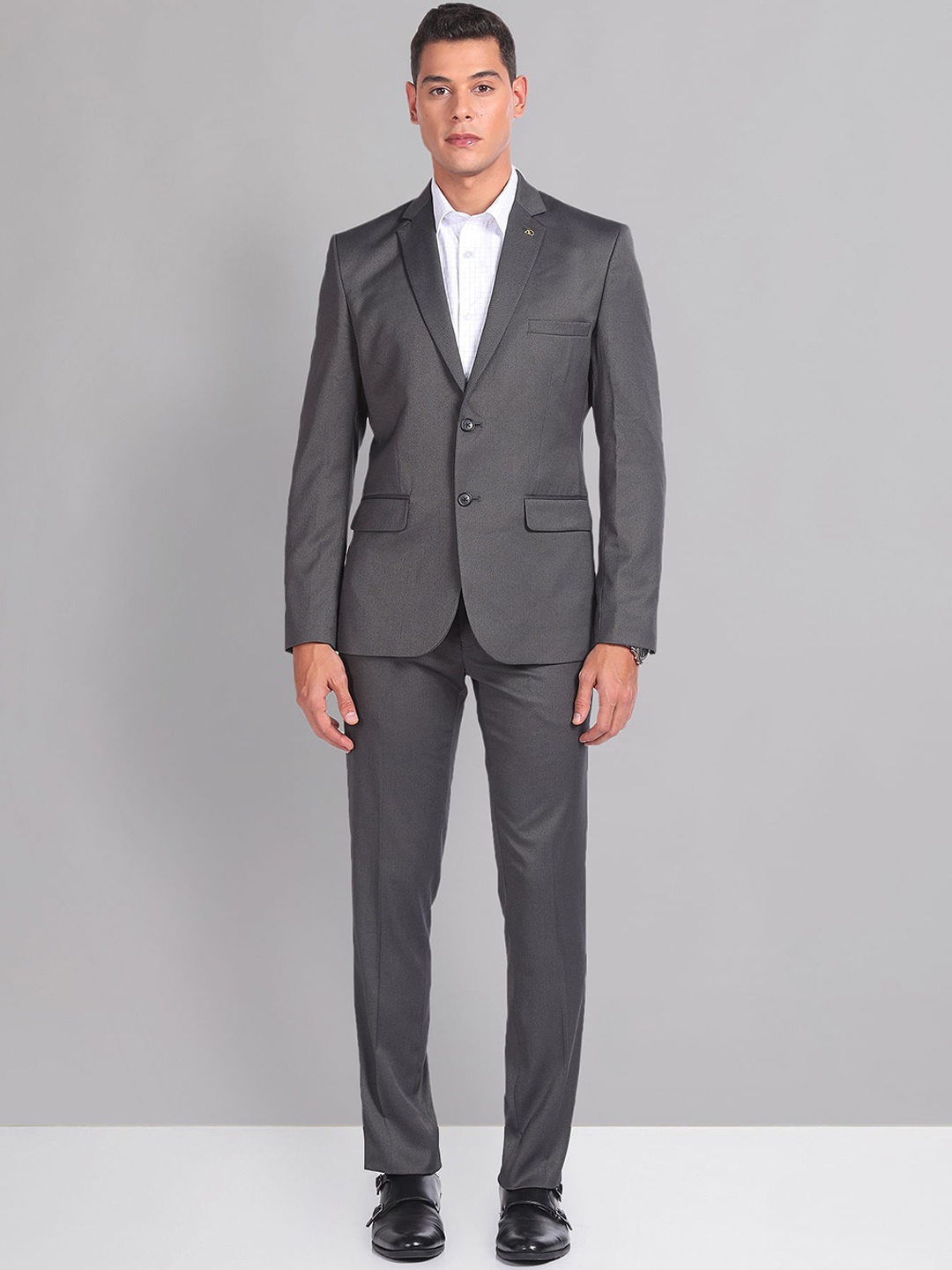 

AD By Arvind Tailored Fit Notched Lapel Collar Single-Breasted 2 Piece Formal Suit, Grey