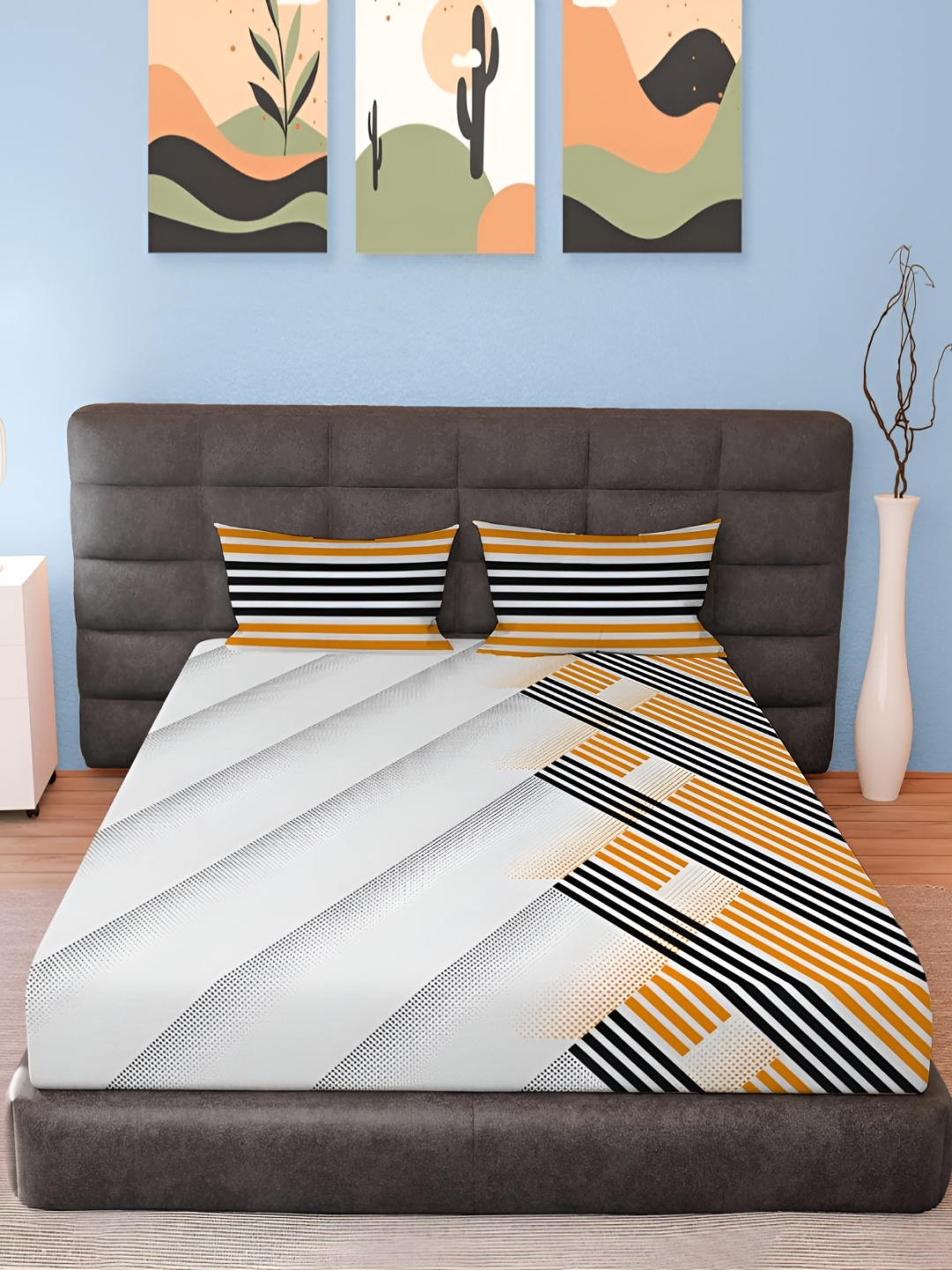 

MAYFAIR HOMES LONDON Orange & Black Geometric Cotton 210 TC Queen Bedsheet Set