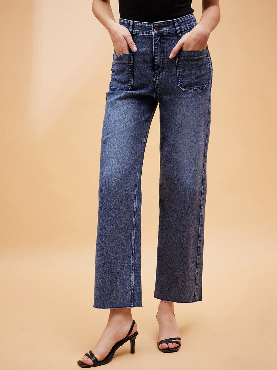 

SASSAFRAS BASICS Women Straight Fit Light Fade Jeans, Blue