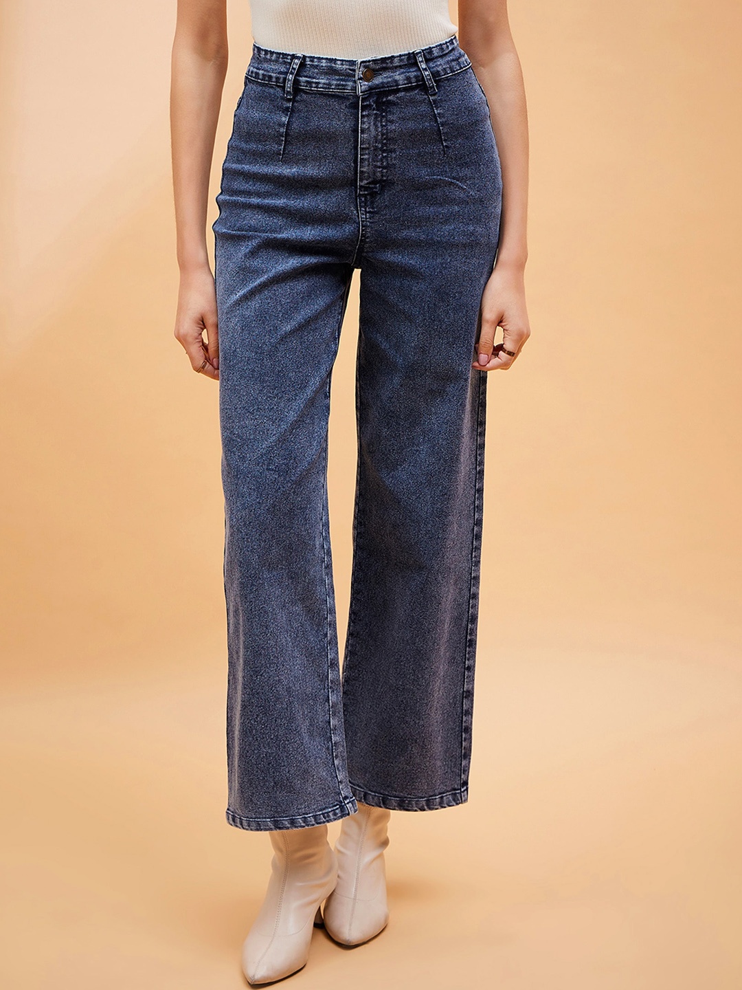 

SASSAFRAS BASICS Women Straight Fit High-Rise Light Fade Acid Wash Jeans, Blue