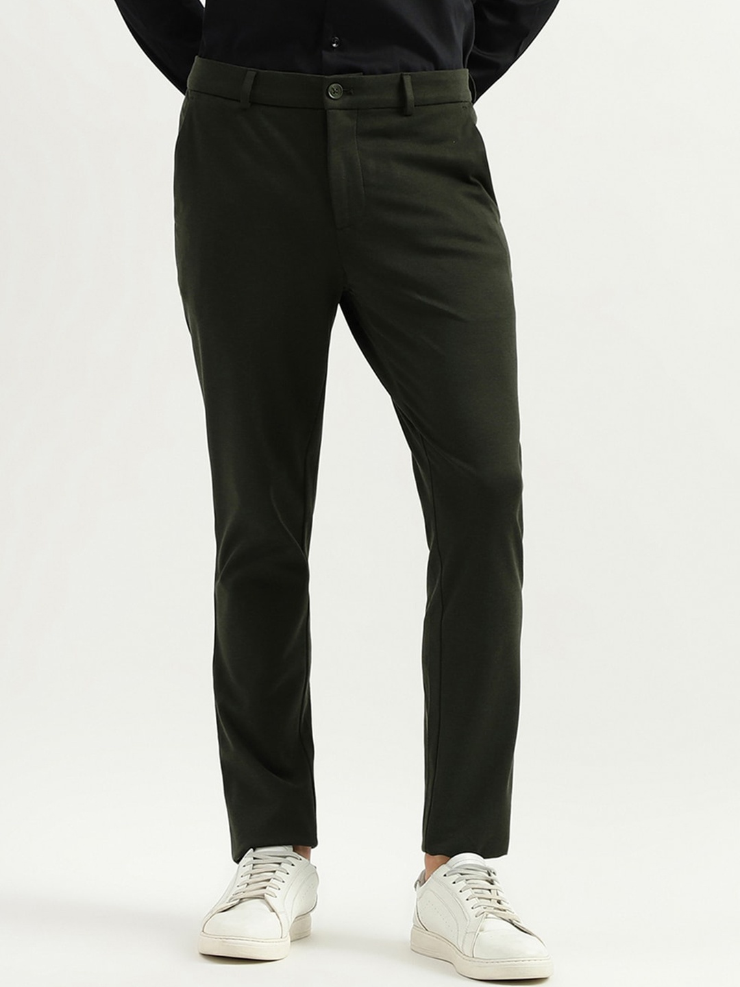 

United Colors of Benetton Men Slim Fit Mid Rise Trousers, Green
