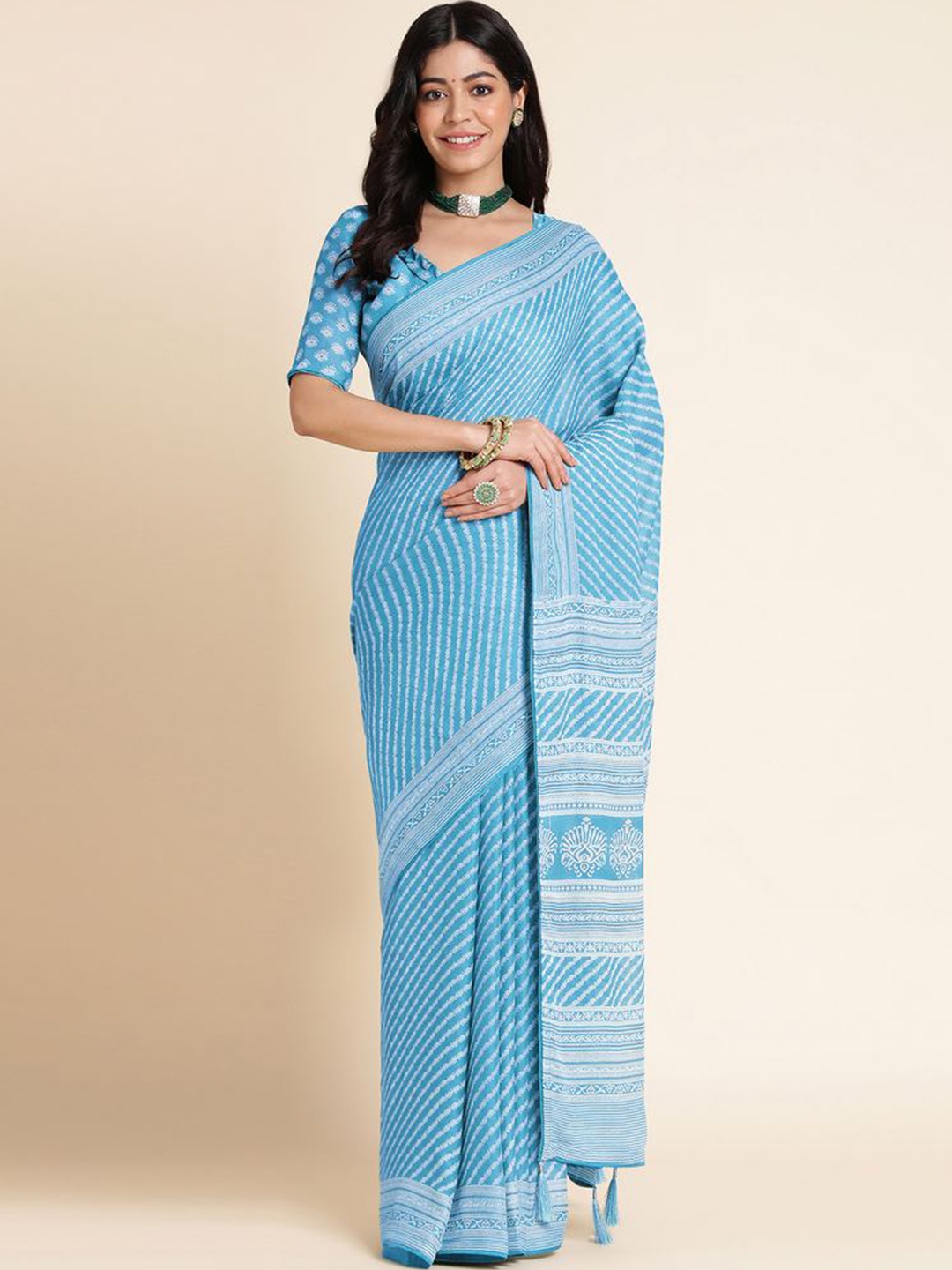 

Mitera Floral Printed Saree, Blue