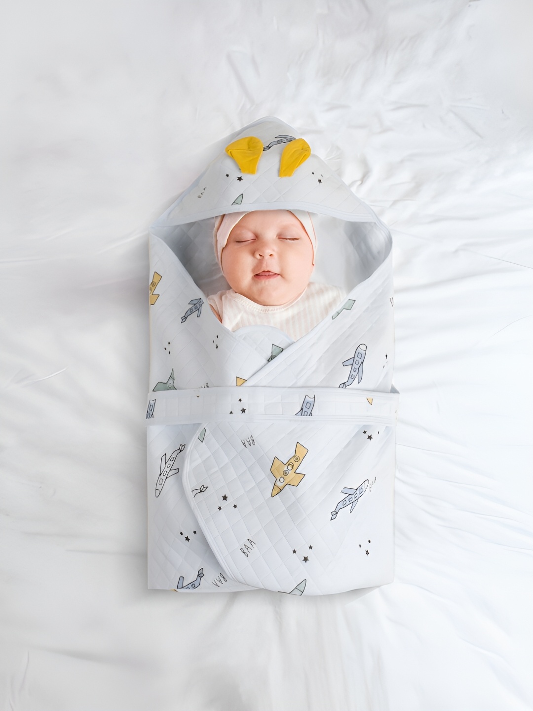 

Baby Moo White & Yellow Printed Single Hooded Wrapper Bed Pram