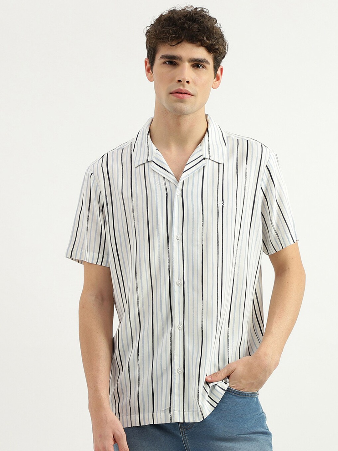 

United Colors of Benetton Striped Spread Collar Short Sleeves Casual Shirt, White