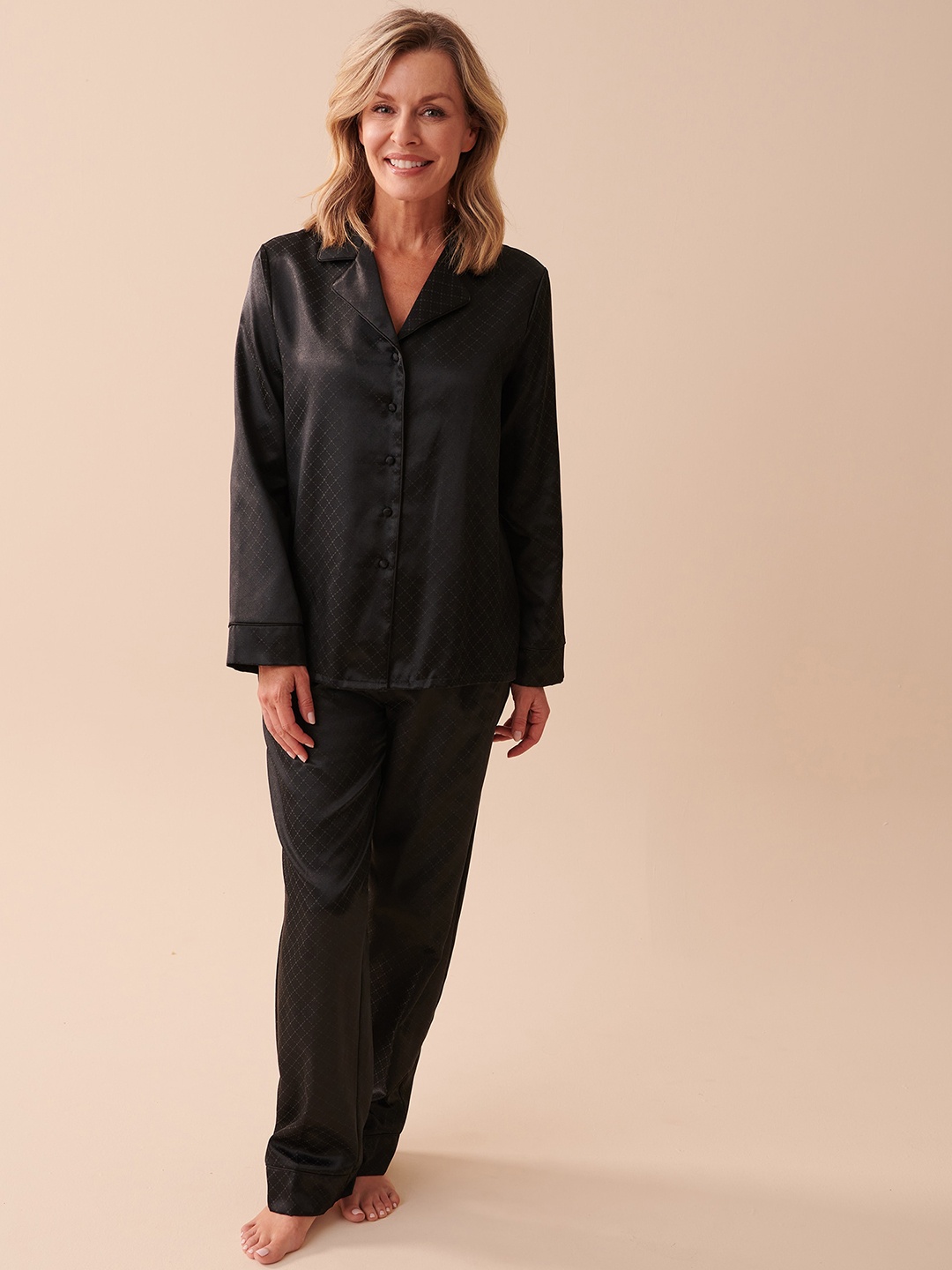 

La Vie en Rose Checked Satin Night suit, Black