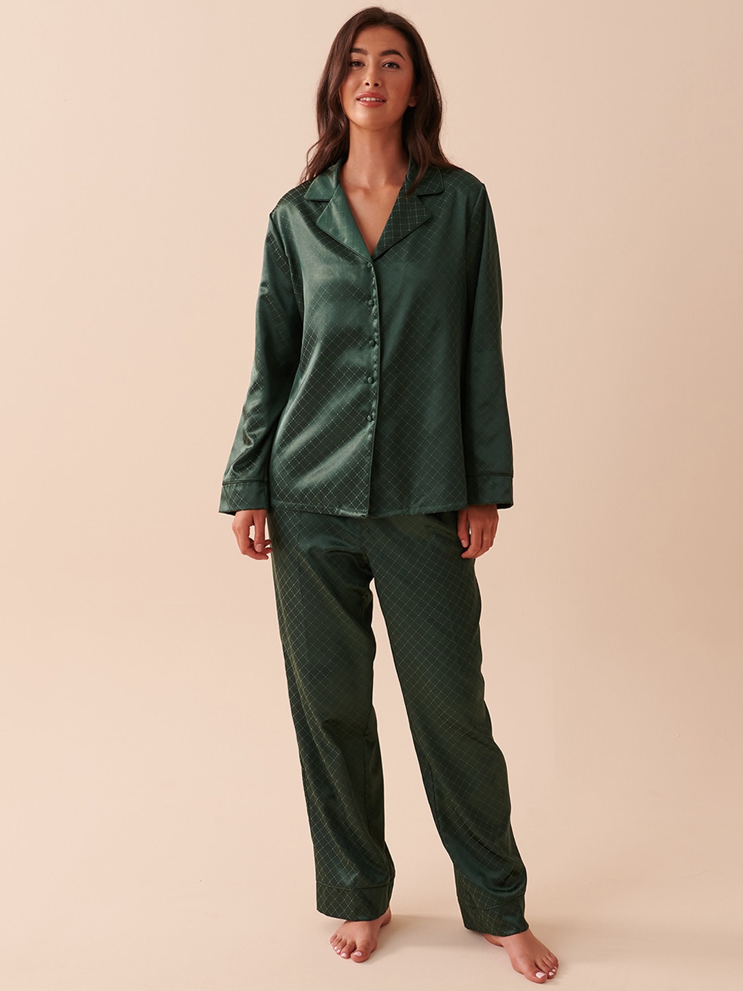 

La Vie en Rose Checked Satin Night suit, Green