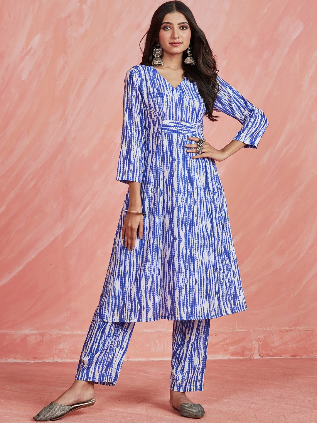 

Anubhutee Dyed V-Neck Regular Sleeves Pure Cotton Kurta With Trousers, Blue