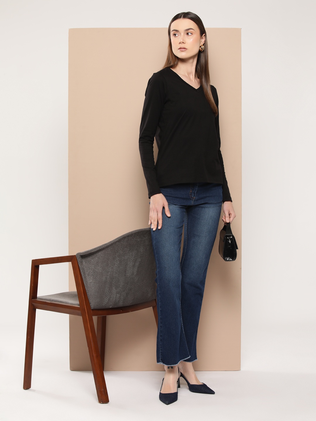 

Chemistry Solid Cotton V-Neck Top, Black