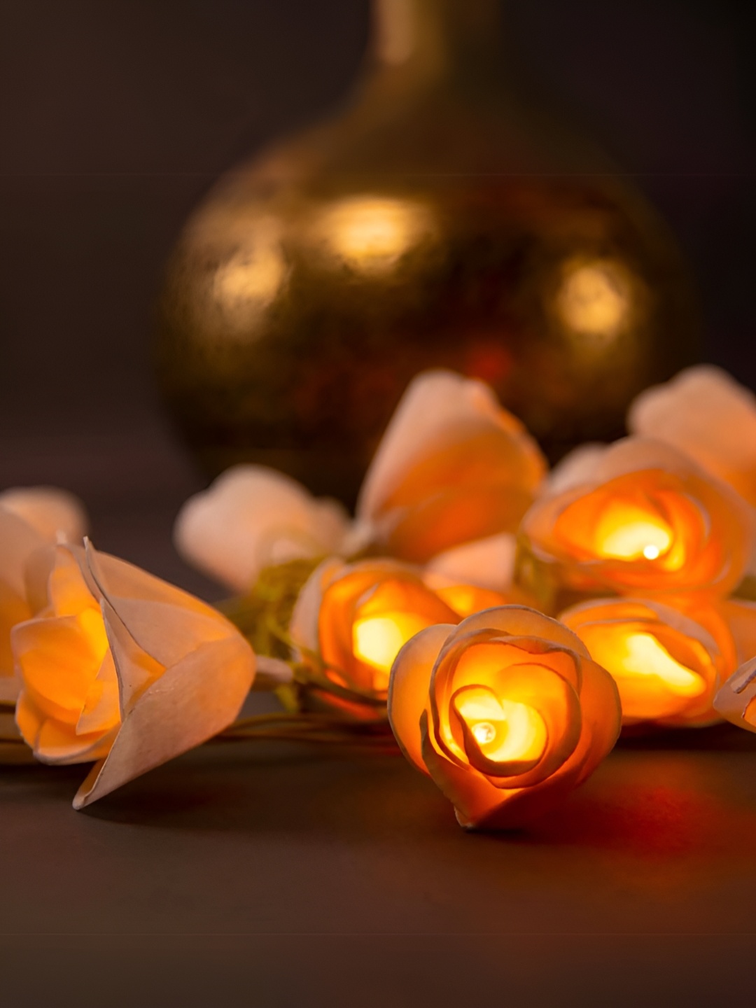 

Peepul Tree White LED Strip Lights Shola Flower