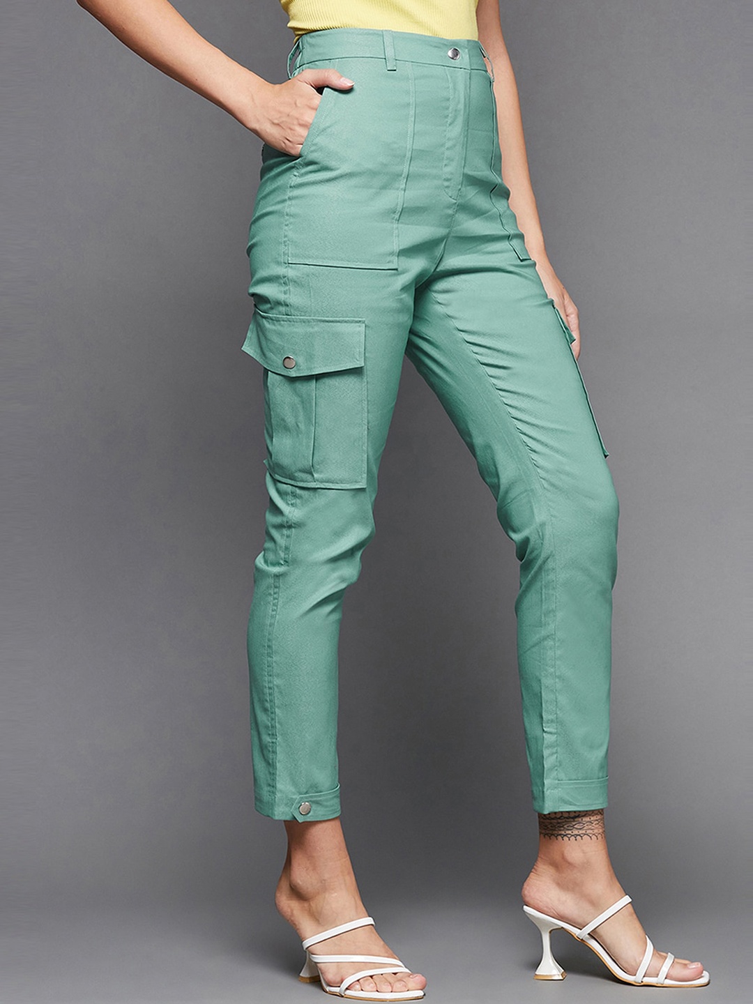 

The Roadster Lifestyle Co. Women High-Rise Cargo Trousers, Turquoise blue