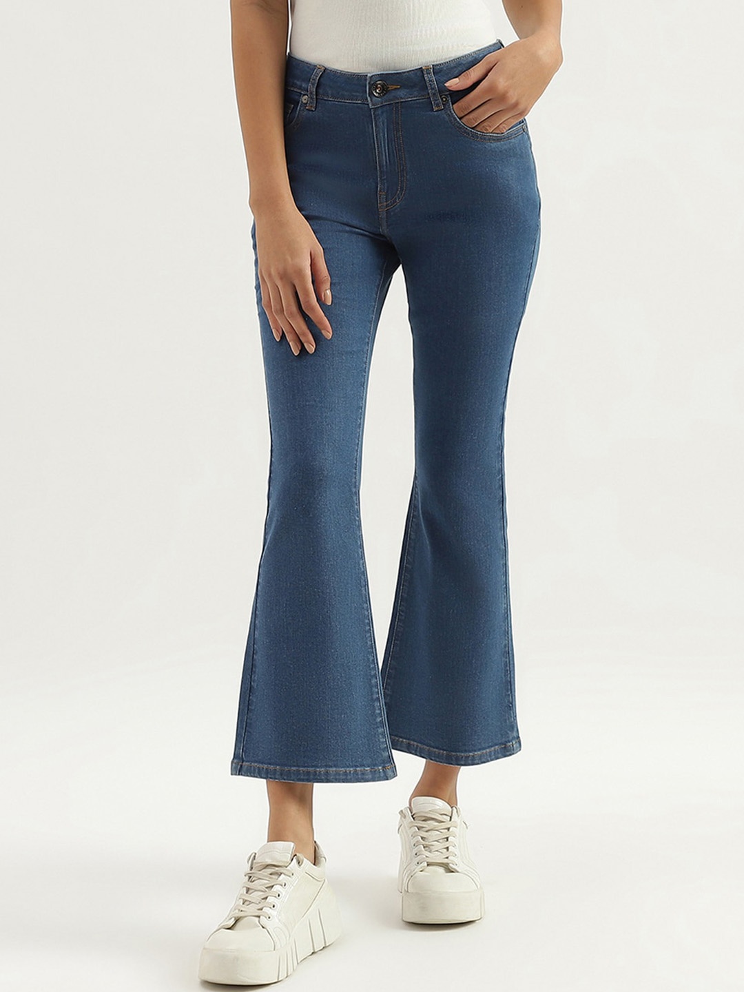 United Colors of Benetton Women Bootcut Fit Clean Look Cropped Jeans, Blue