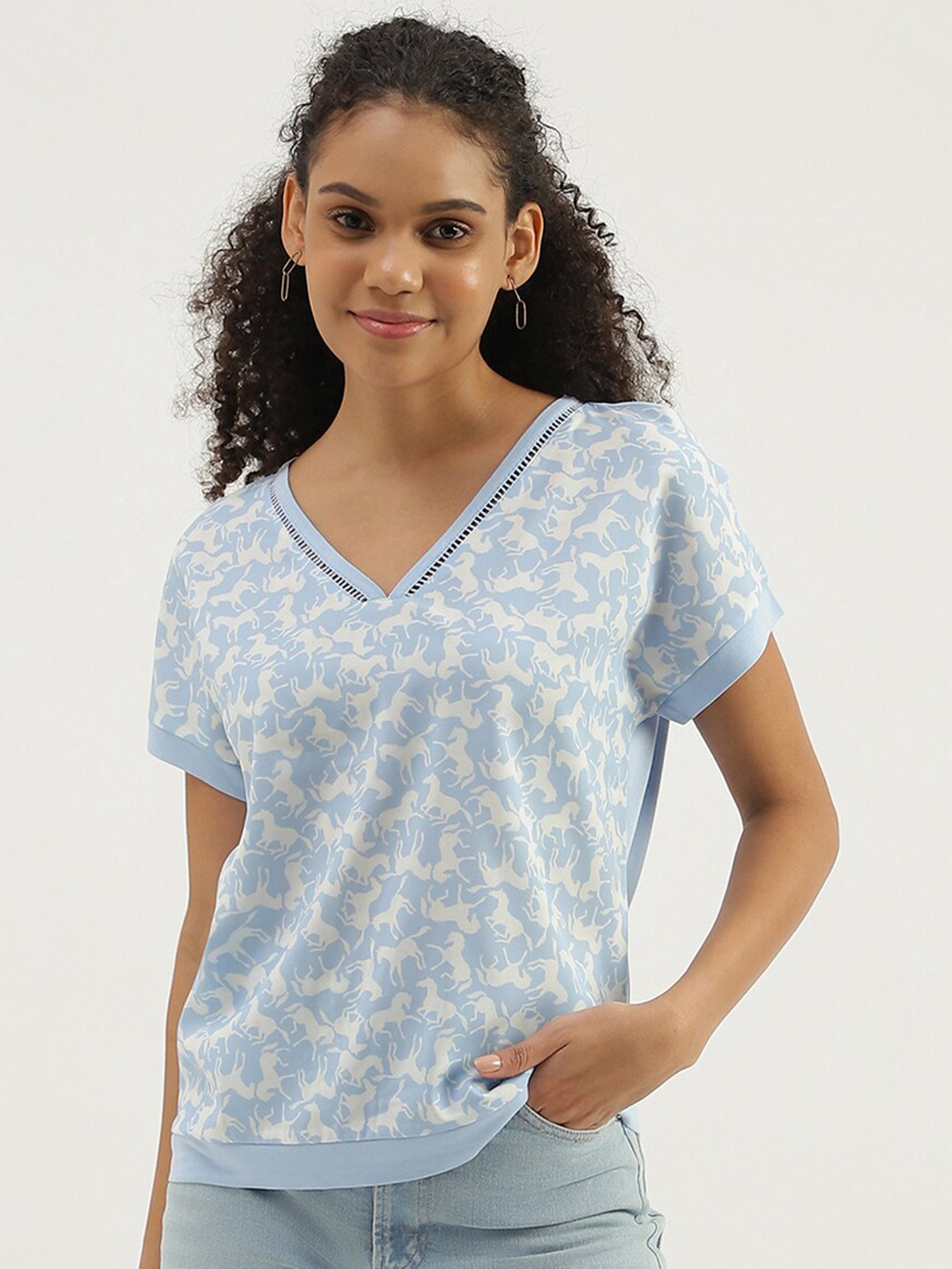 

United Colors of Benetton Conversational Printed V-Neck Extended Sleeves Pure Cotton Top, Blue