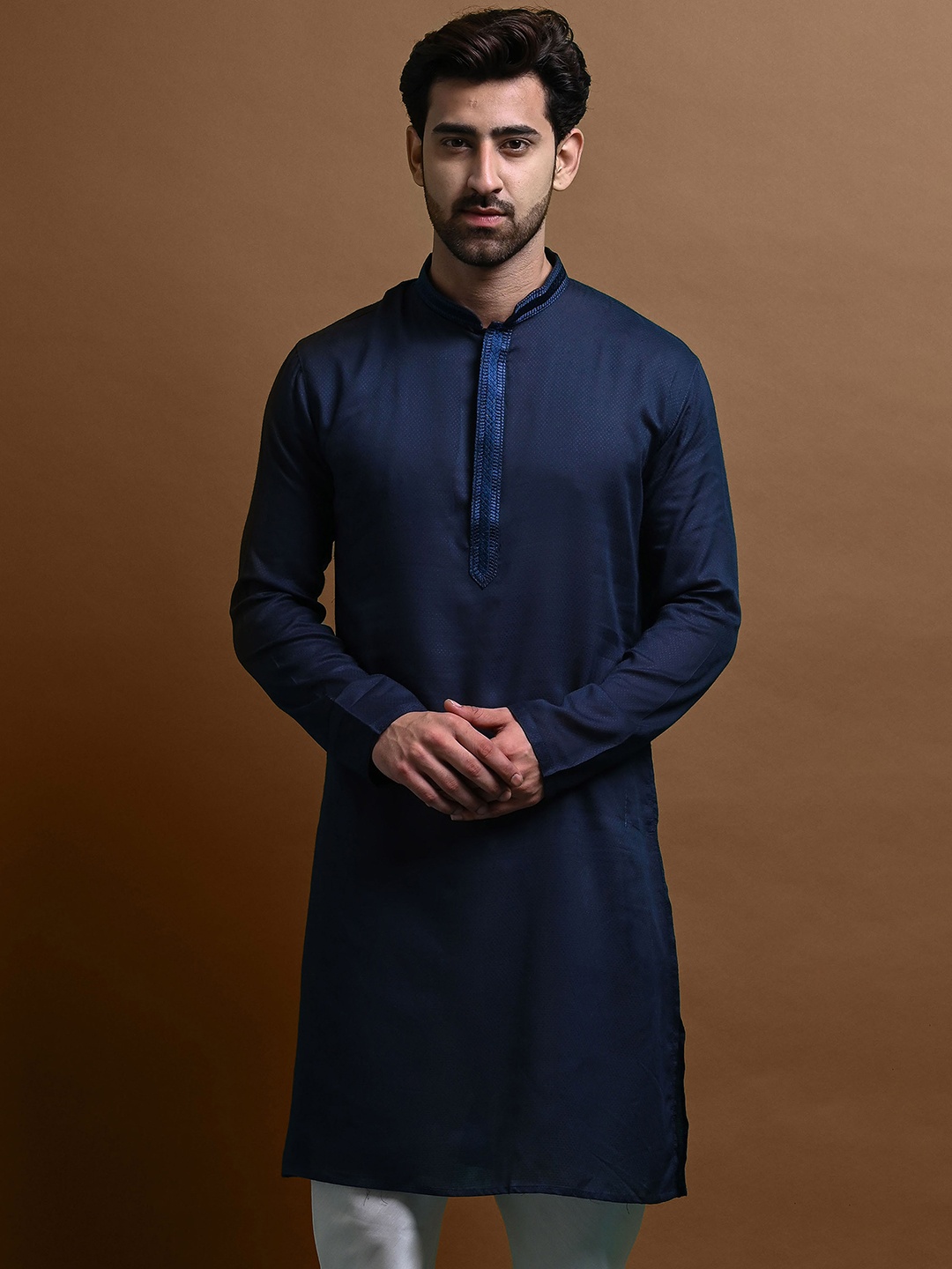

VESHAM Straight Mandarin Collar Thread Work Kurta, Blue