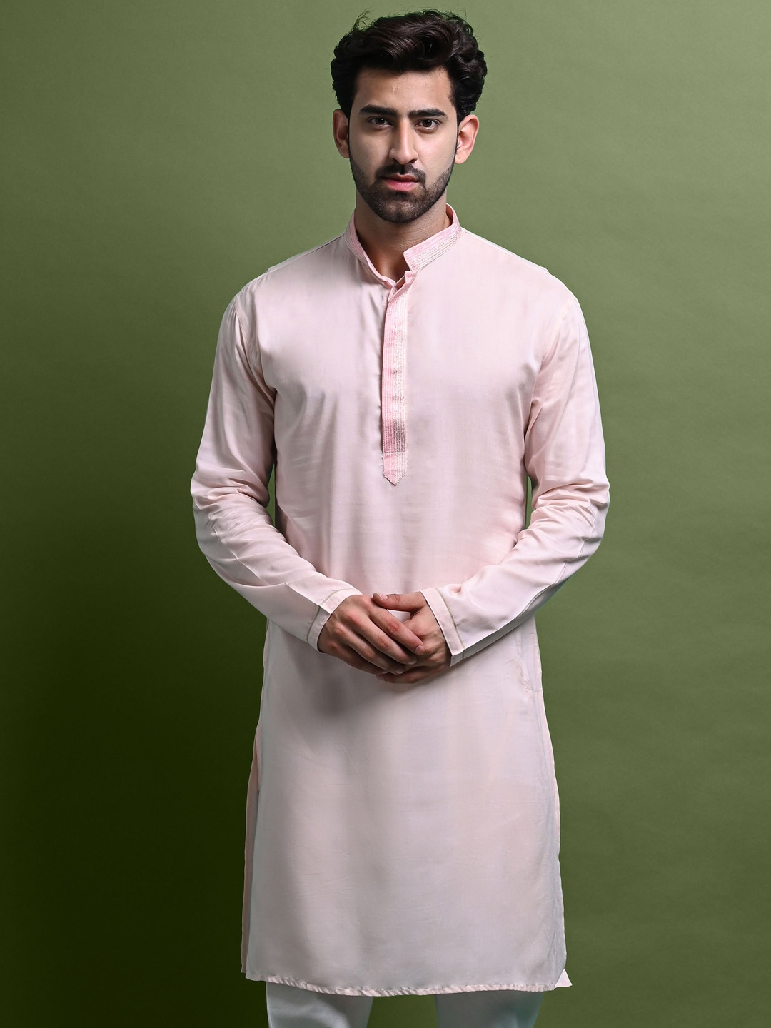 

VESHAM Mandarin Collar Thread Work Straight Kurta, Pink