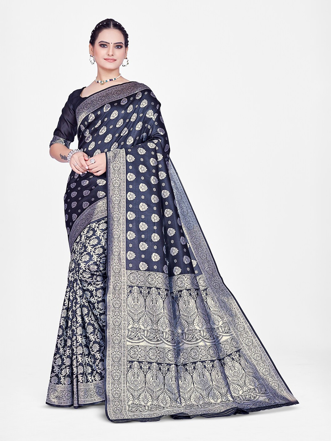 

HOMIGOZ Ethnic Motifs Woven Design Zari Banarasi Saree, Black