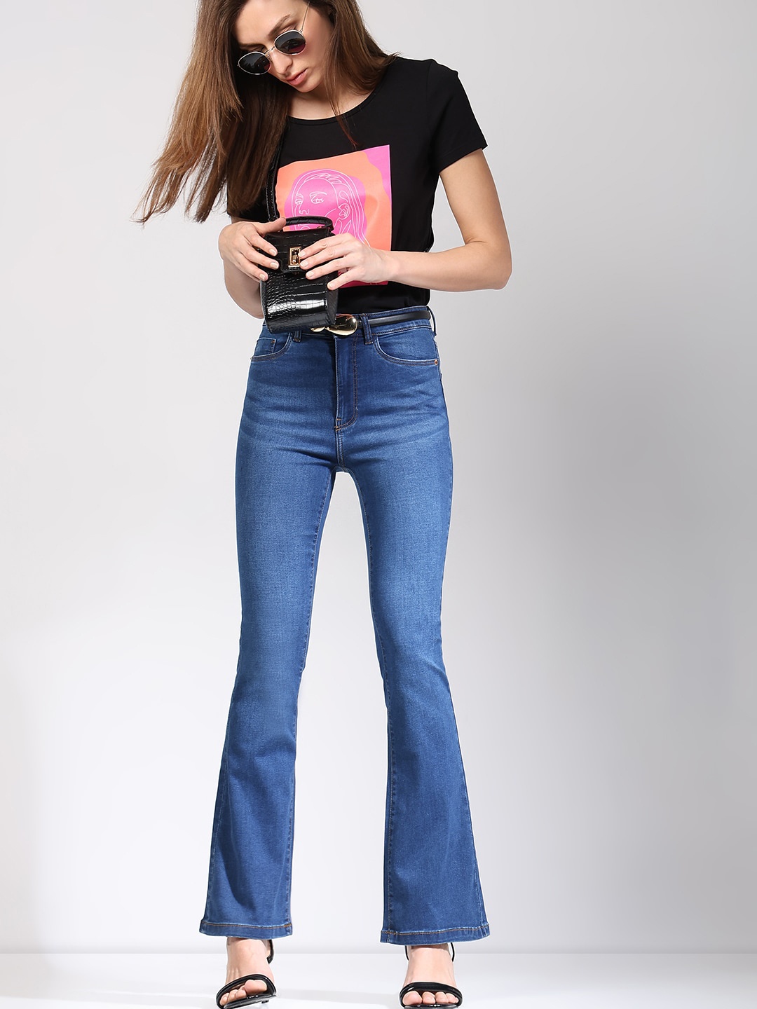 

Vero Moda Women Bootcut Light Fade Stretchable Jeans, Blue