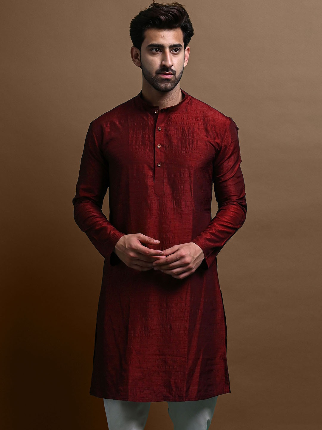 

VESHAM Mandarin Collar Long Sleeves Straight Kurta, Maroon