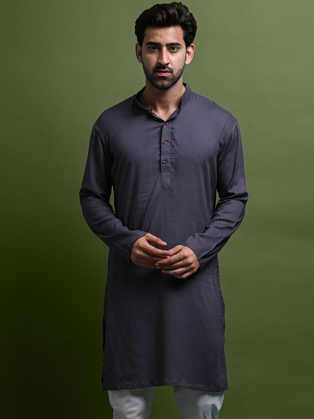 

VESHAM Mandarin Collar Long Sleeves Straight Kurta, Grey
