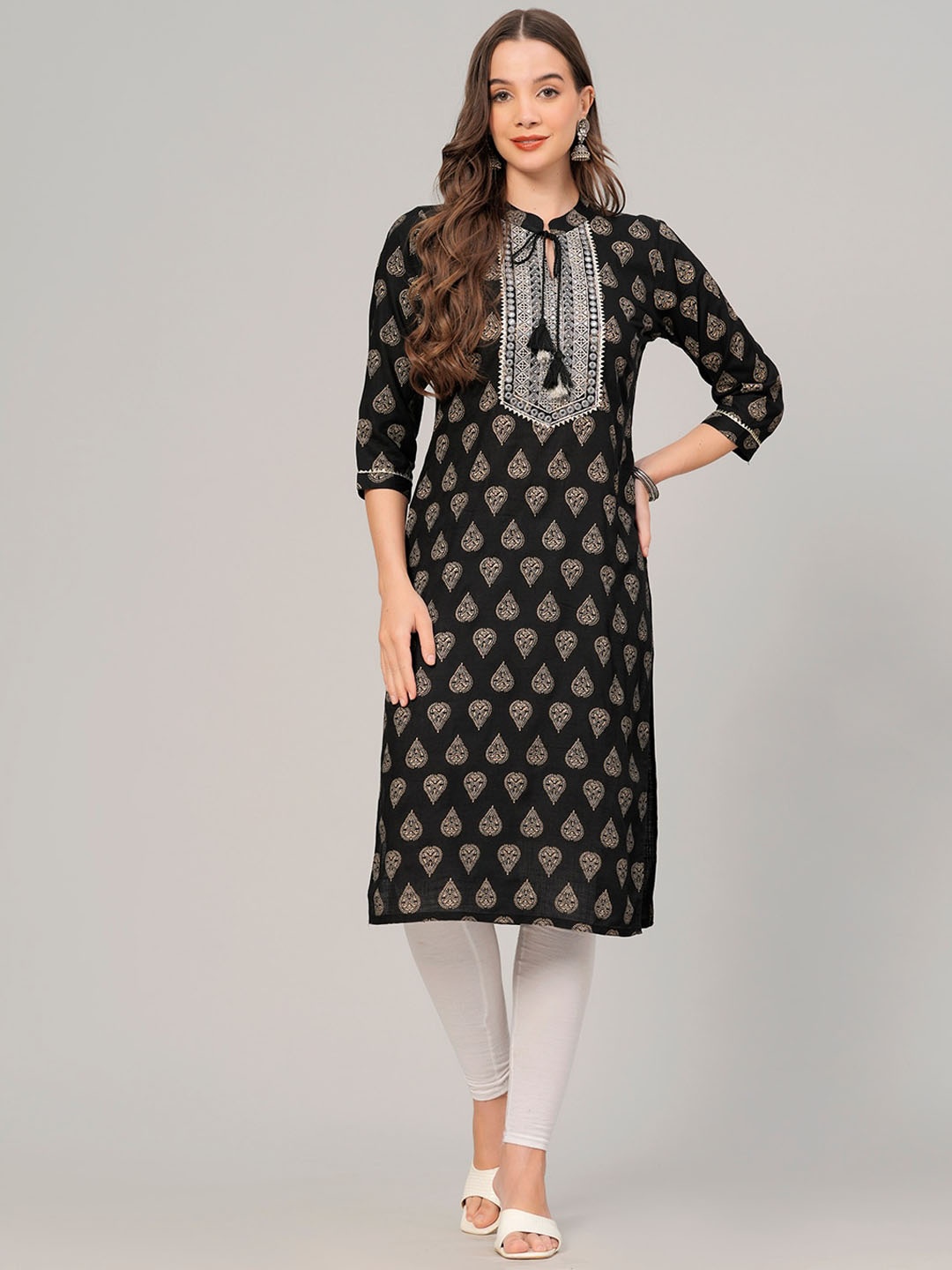 

KALINI Women Ethnic Motifs Printed Thread Work Straight Kurta, Black