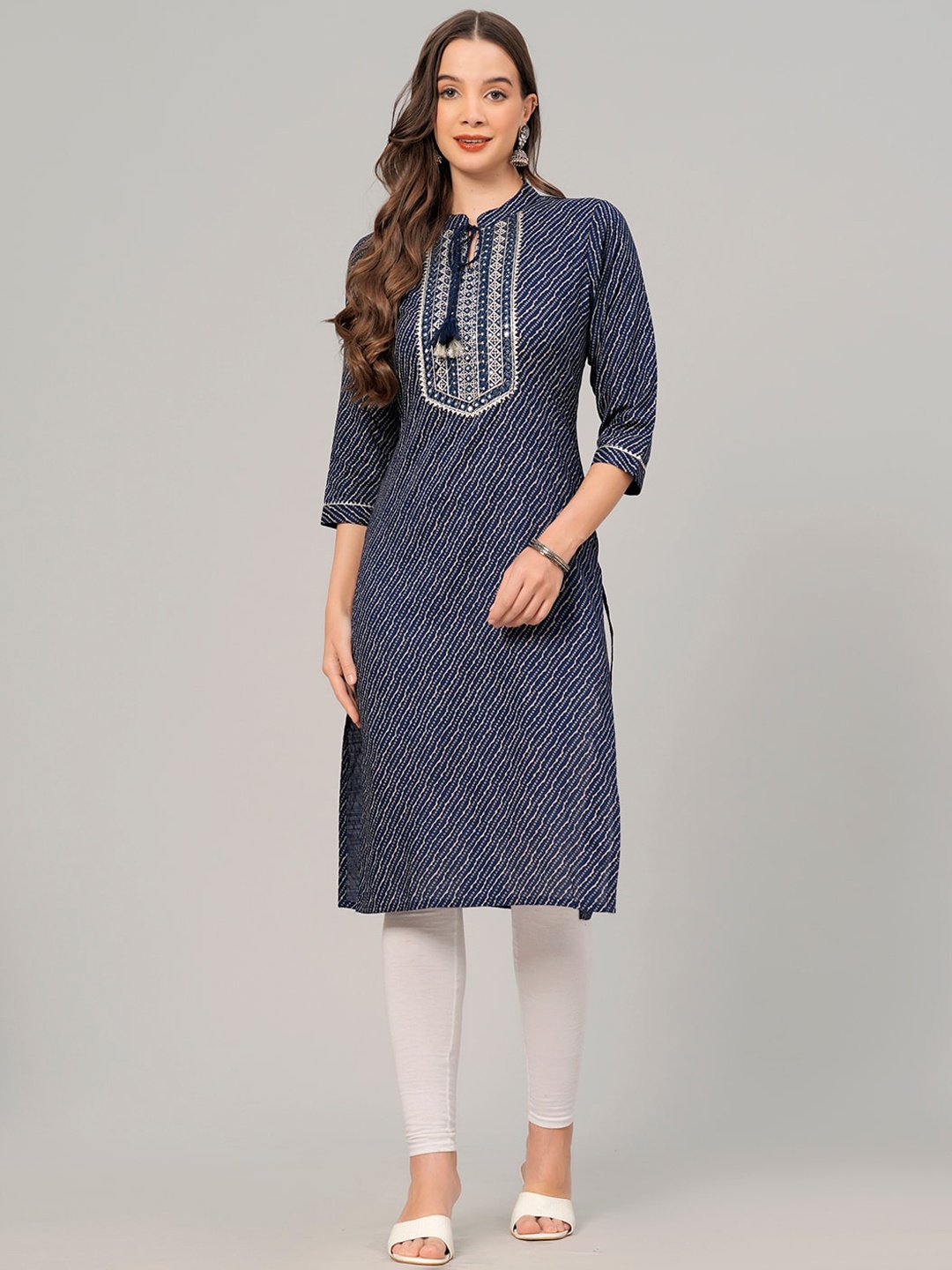 

KALINI Geometric Yoke Design Thread Work Kurta, Blue