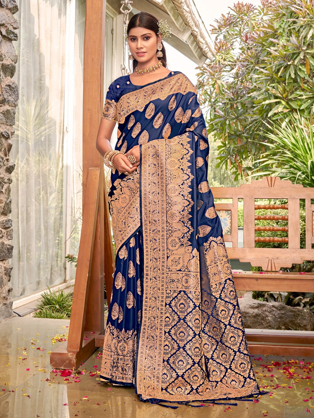 

Mitera Ethnic Motifs Woven Design Zari Saree, Blue