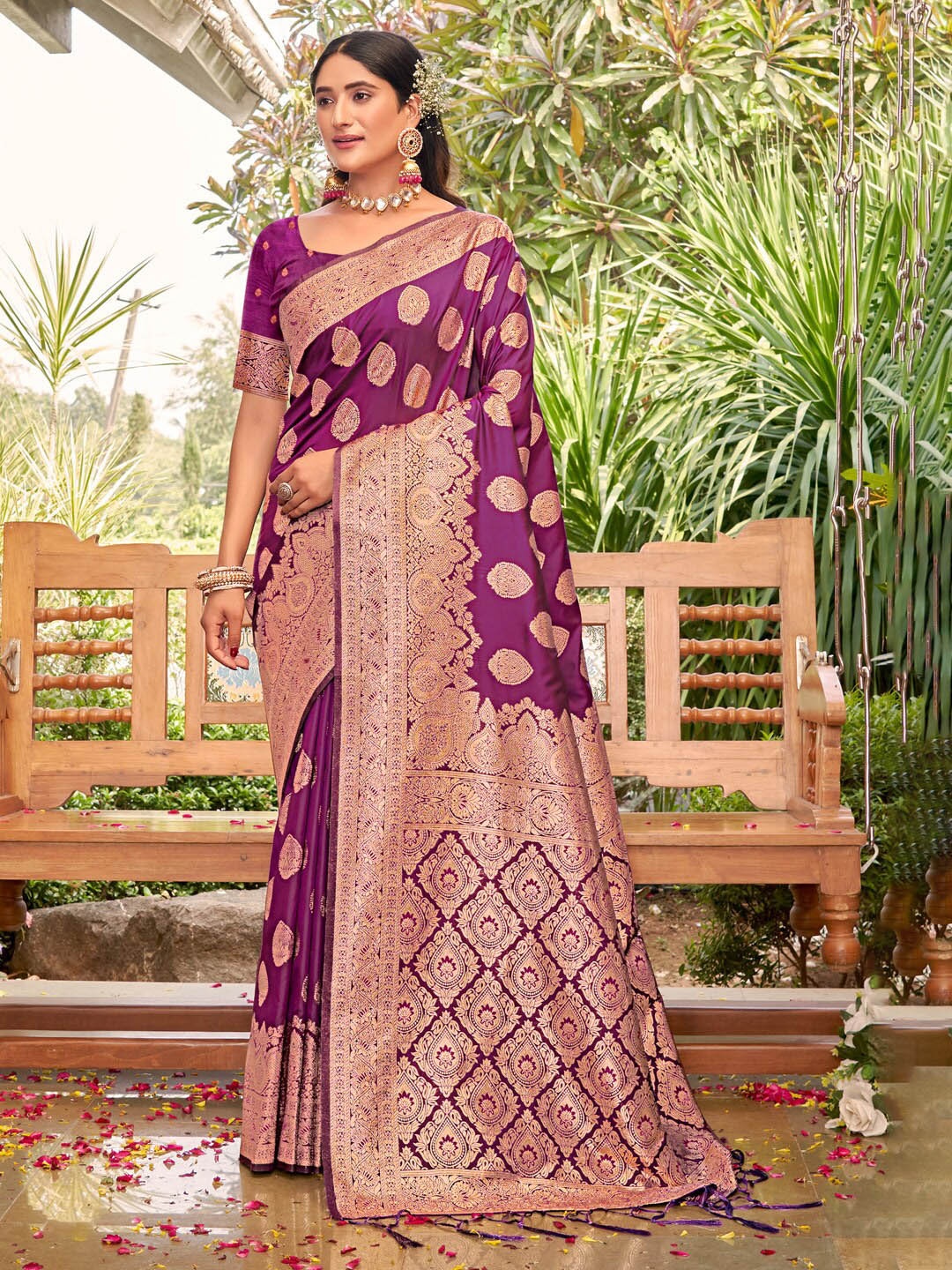

Mitera Ethnic Motifs Woven Design Zari Saree, Purple