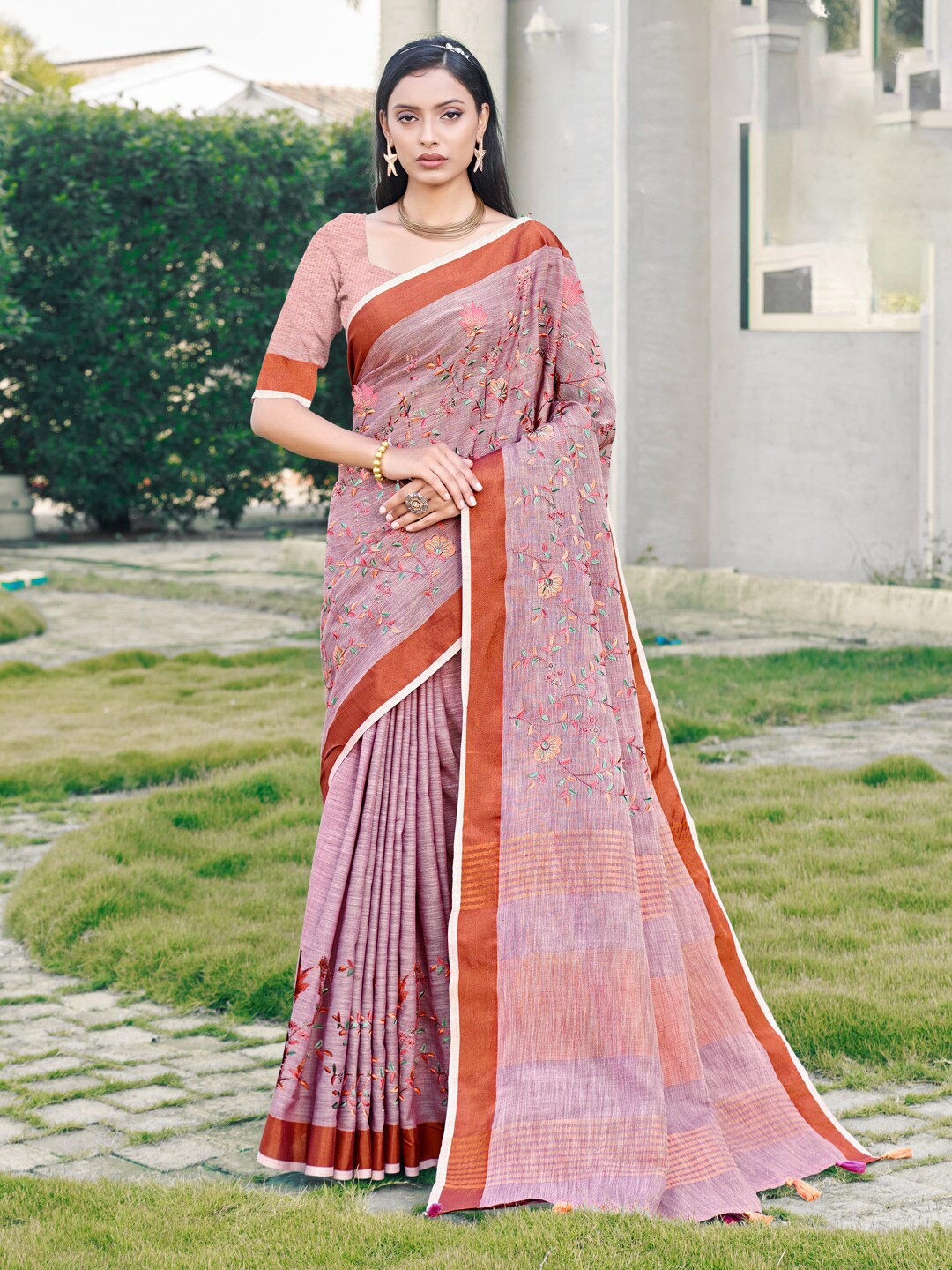 

Mitera Floral Woven Design Zari Saree, Purple