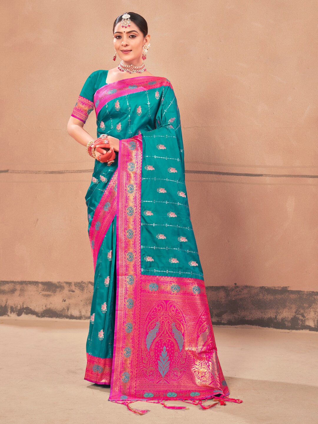 

Mitera Ethnic Motifs Woven Design Zari Saree, Sea green