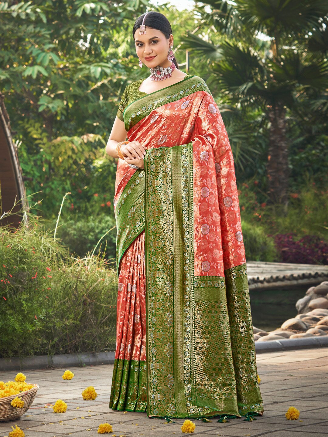 

Mitera Floral Woven Design Zari Banarasi Saree, Peach