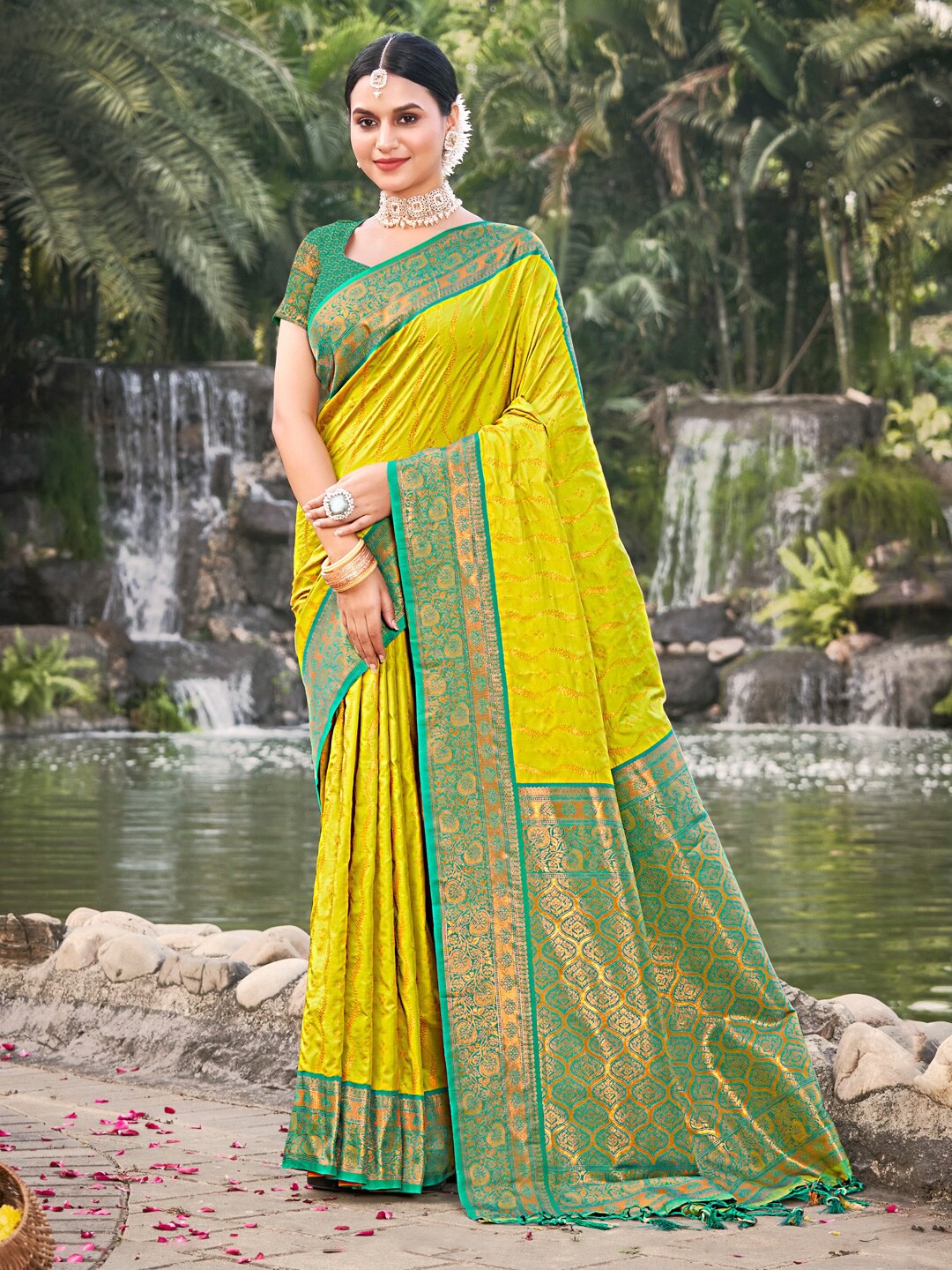 

Mitera Ethnic Motifs Woven Design Zari Banarasi Saree, Yellow